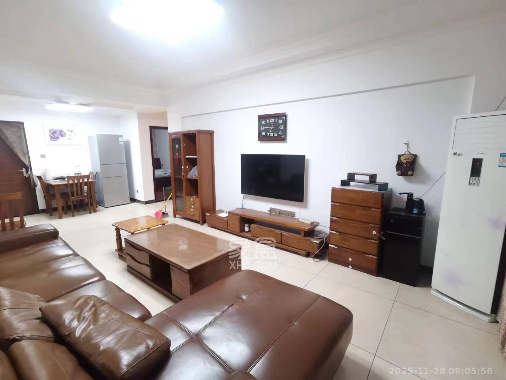 四季星城 3室2厅1卫 1800.0元/月 四季星城 3室2厅1卫 1800.0元/月室内图