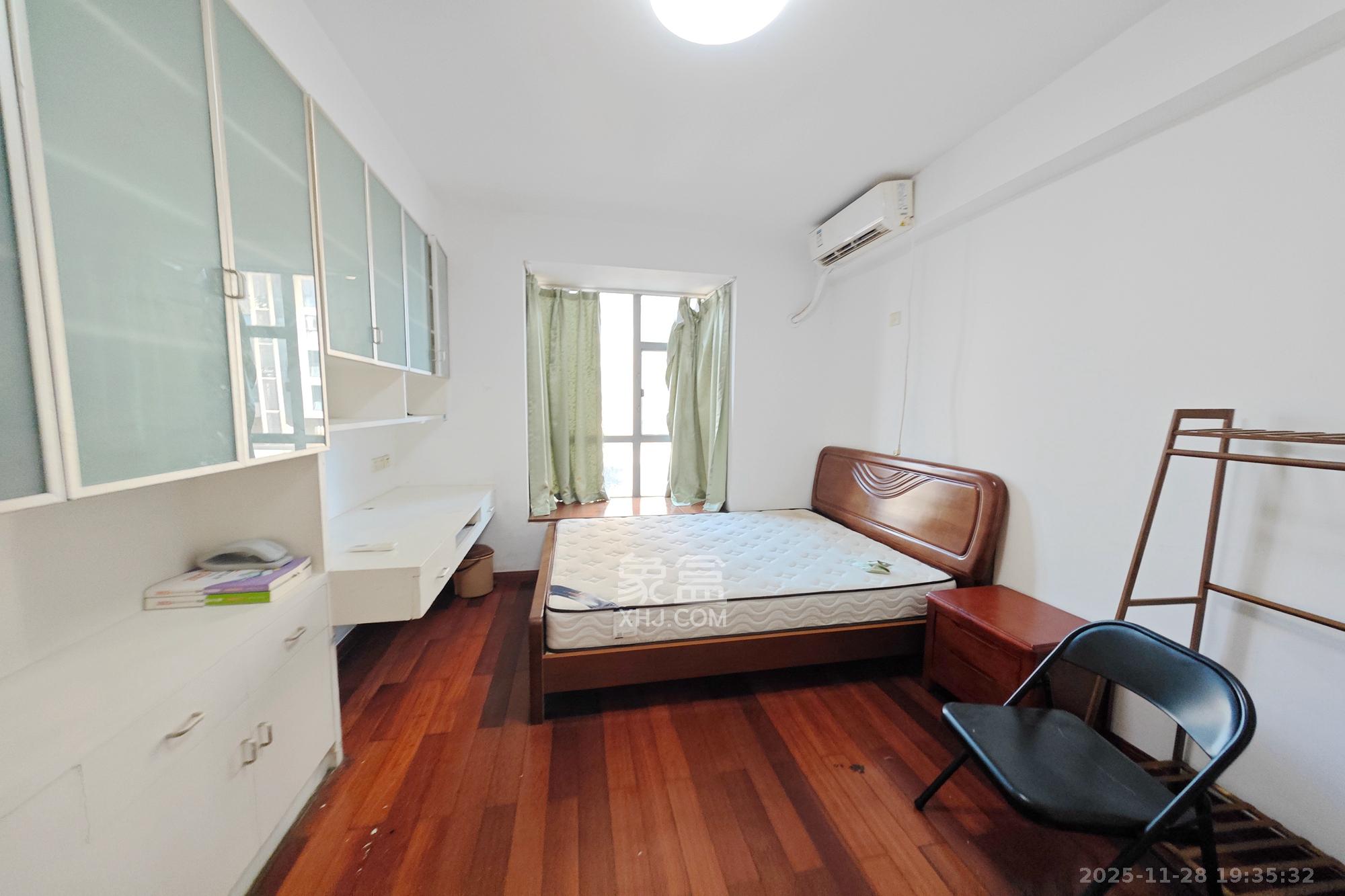 书香名邸 3室2厅2卫 98.0万 书香名邸 3室2厅2卫 98.0万卧室