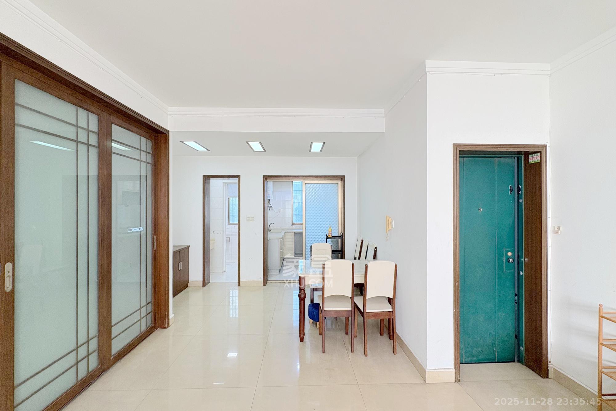 东南明苑  3室0厅0卫    128.0万客厅