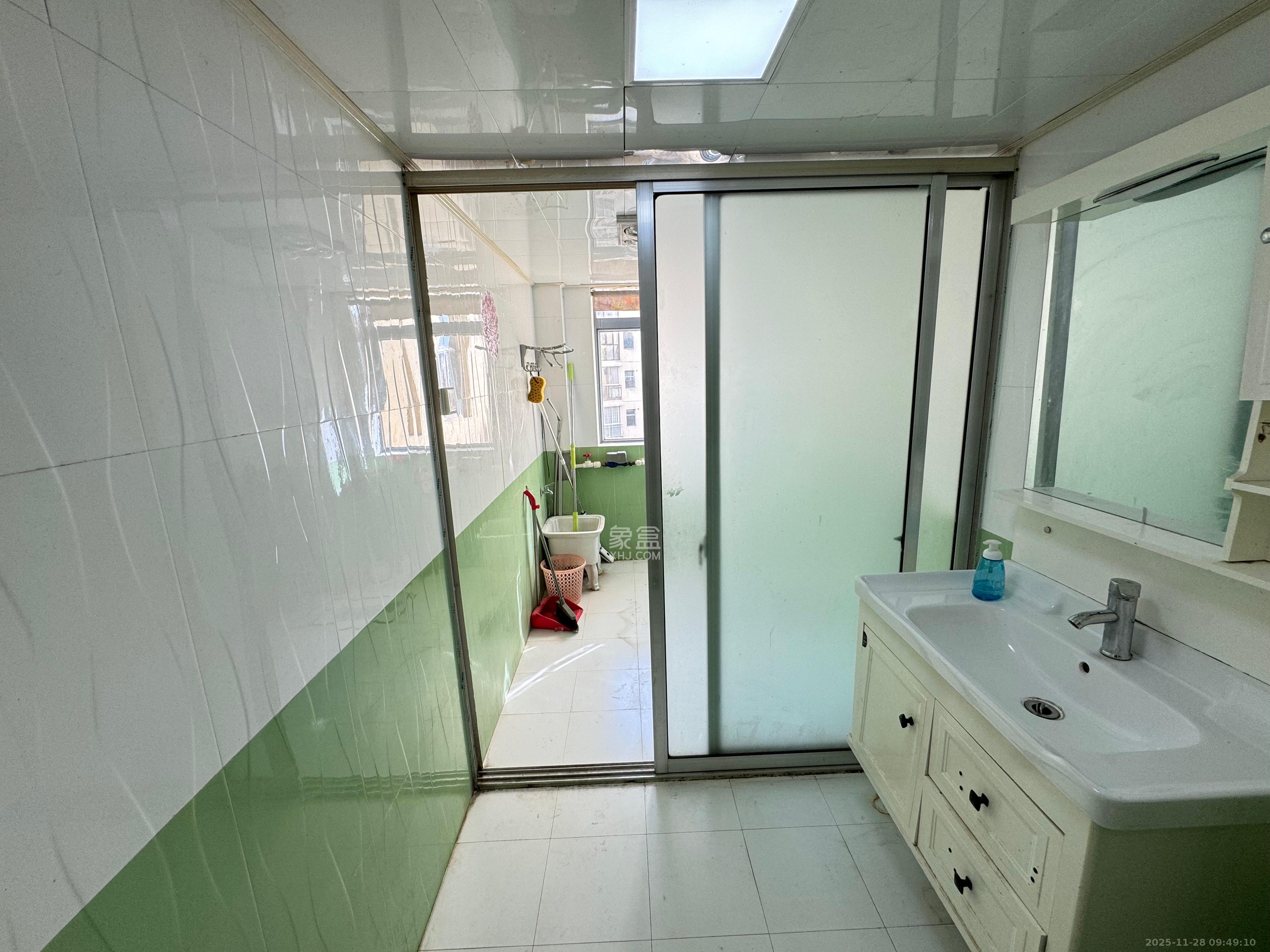 书香名邸 3室2厅2卫 2700.0元/月 书香名邸 3室2厅2卫 2700.0元/月室内图