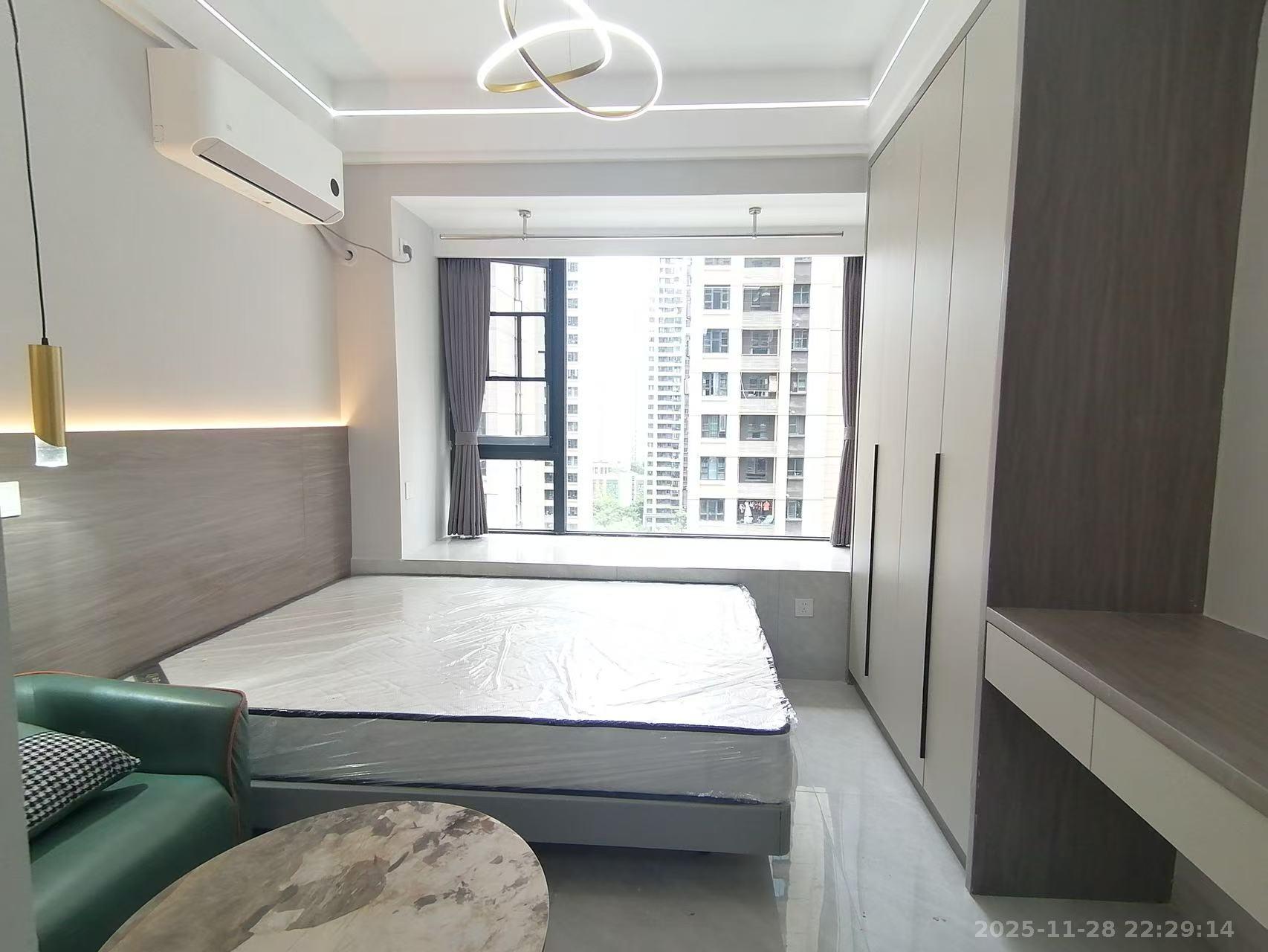 龙湖铂金岛  1室1厅1卫    1500.0元/月