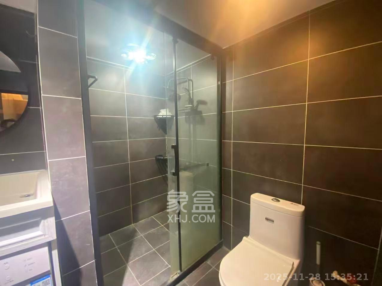 东怡外国（南湖一号)  1室1厅1卫    2000.0元/月室内图