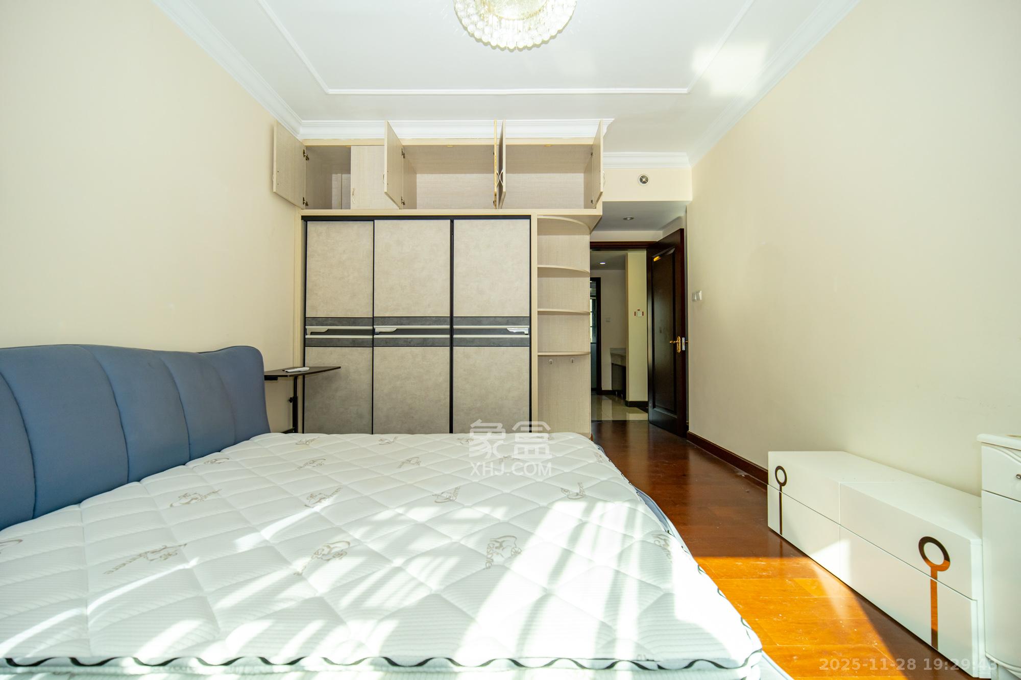 恒大雅苑  3室2厅2卫    110.0万卧室