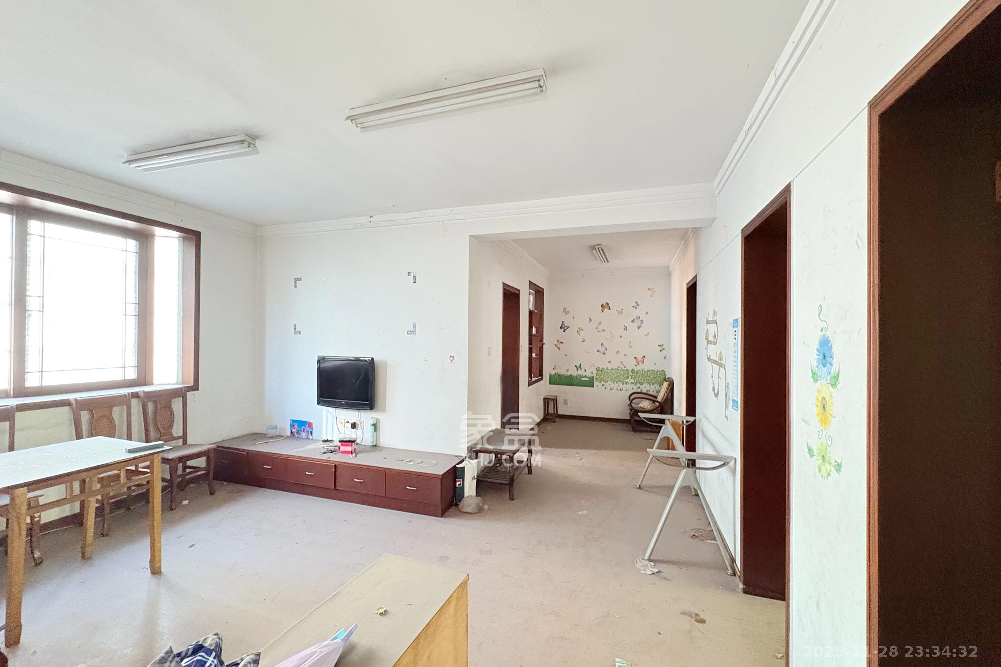 东南明苑  3室2厅1卫    86.0万