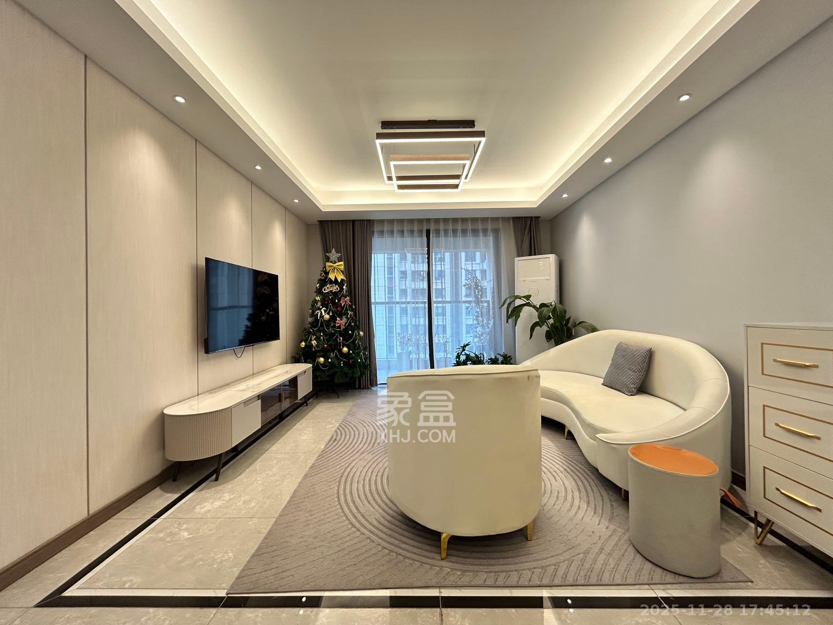 龙湖铂金中心（龙湖春江郦城）  3室2厅2卫    4500.0元/月室内图