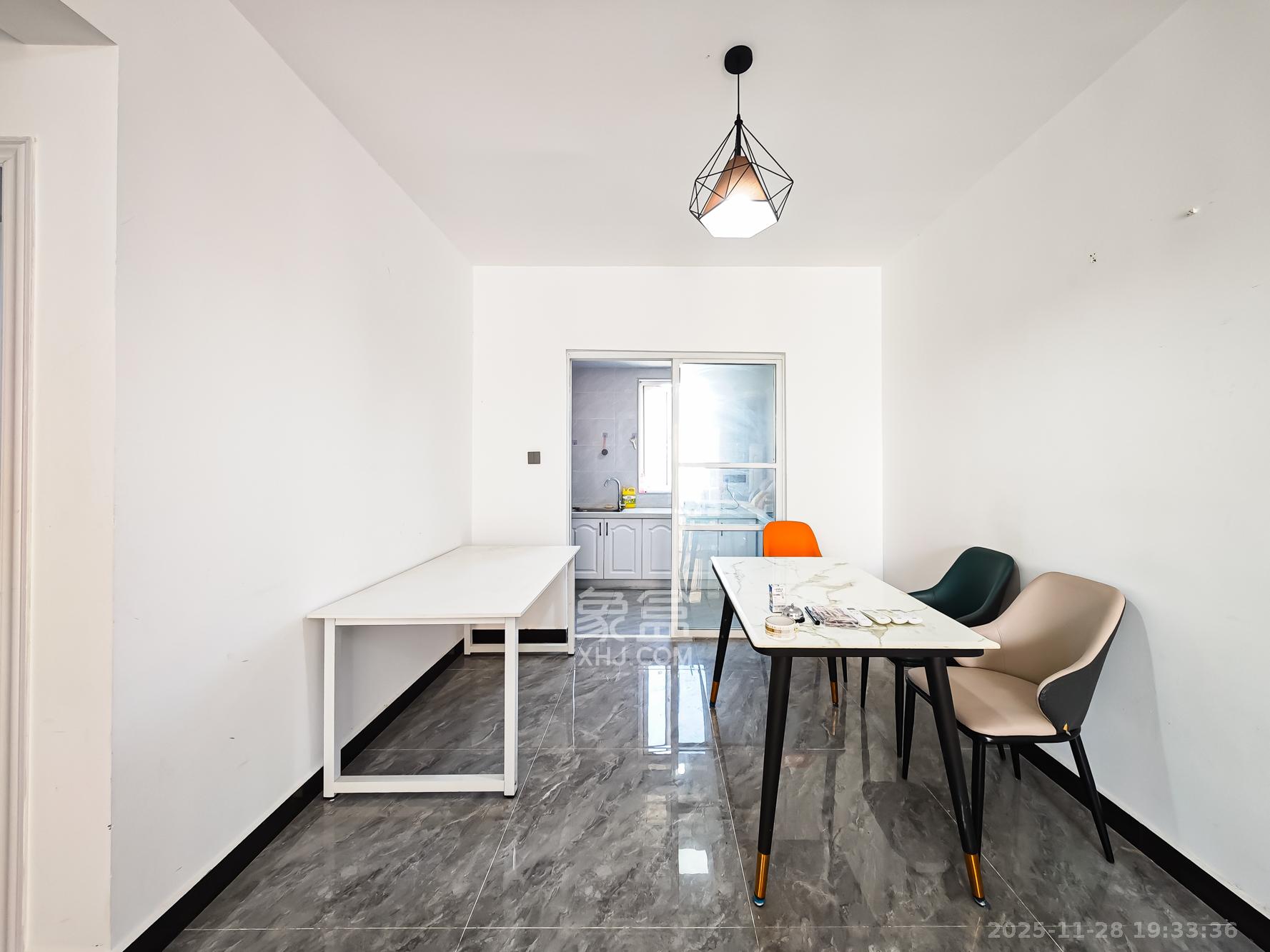 福晟钱隆国际(晟冉景苑) 4室2厅2卫 118.0万 福晟钱隆国际(晟冉景苑) 4室2厅2卫 118.0万其他