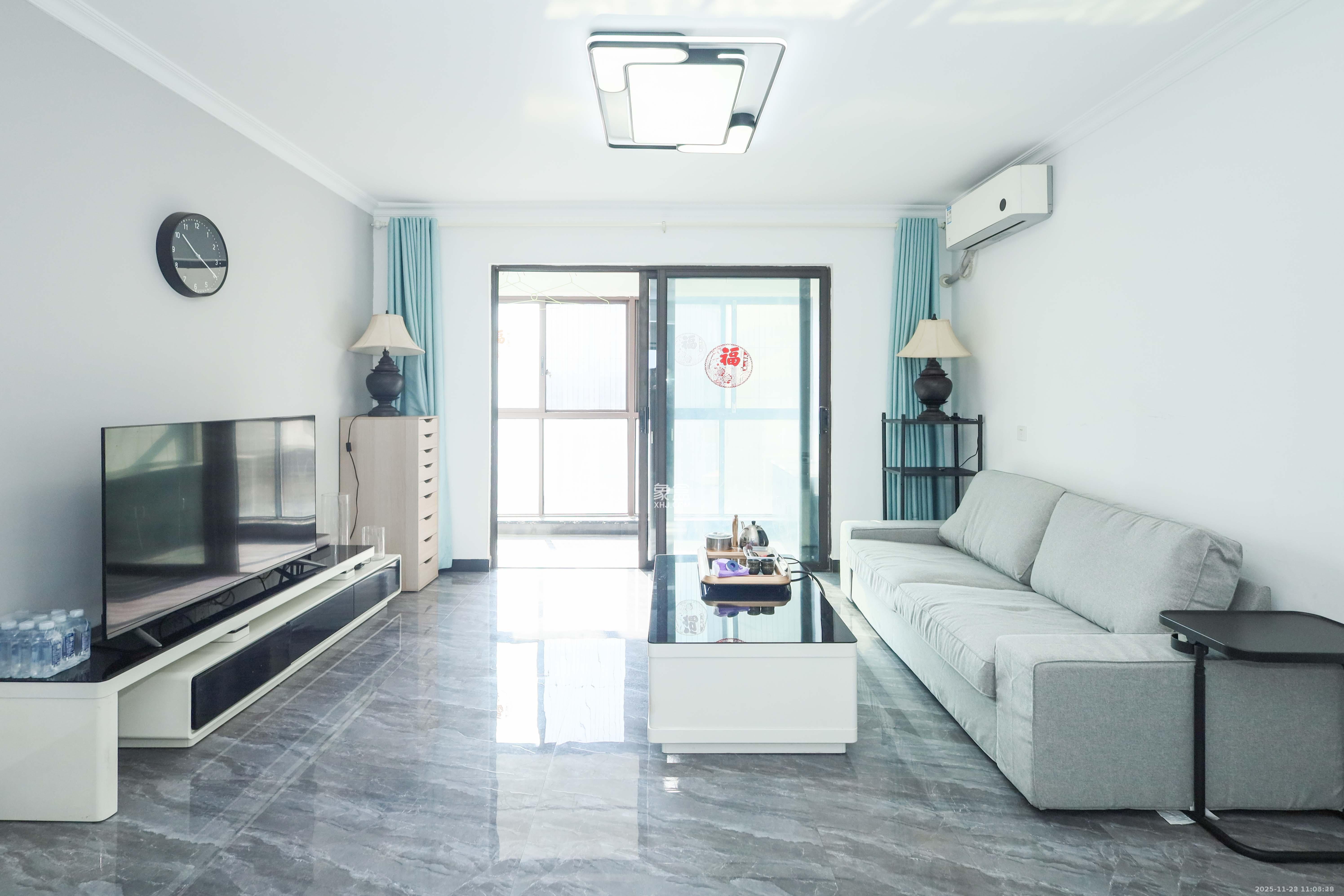 中国铁建梅溪青秀三期  4室2厅1卫    3900.0元/月