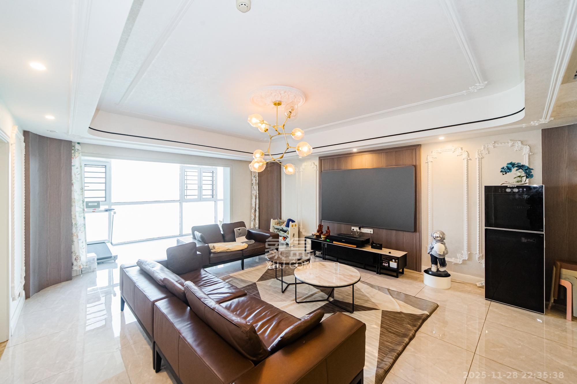 北辰定江洋 3室2厅2卫 398.0万 北辰定江洋 3室2厅2卫 398.0万客厅