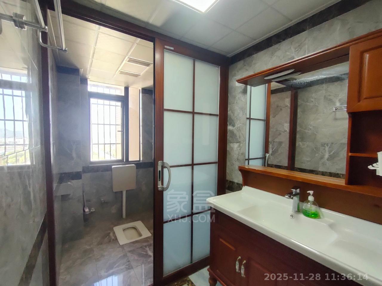 天泰家园 3室2厅2卫 1600.0元/月 天泰家园 3室2厅2卫 1600.0元/月室内图