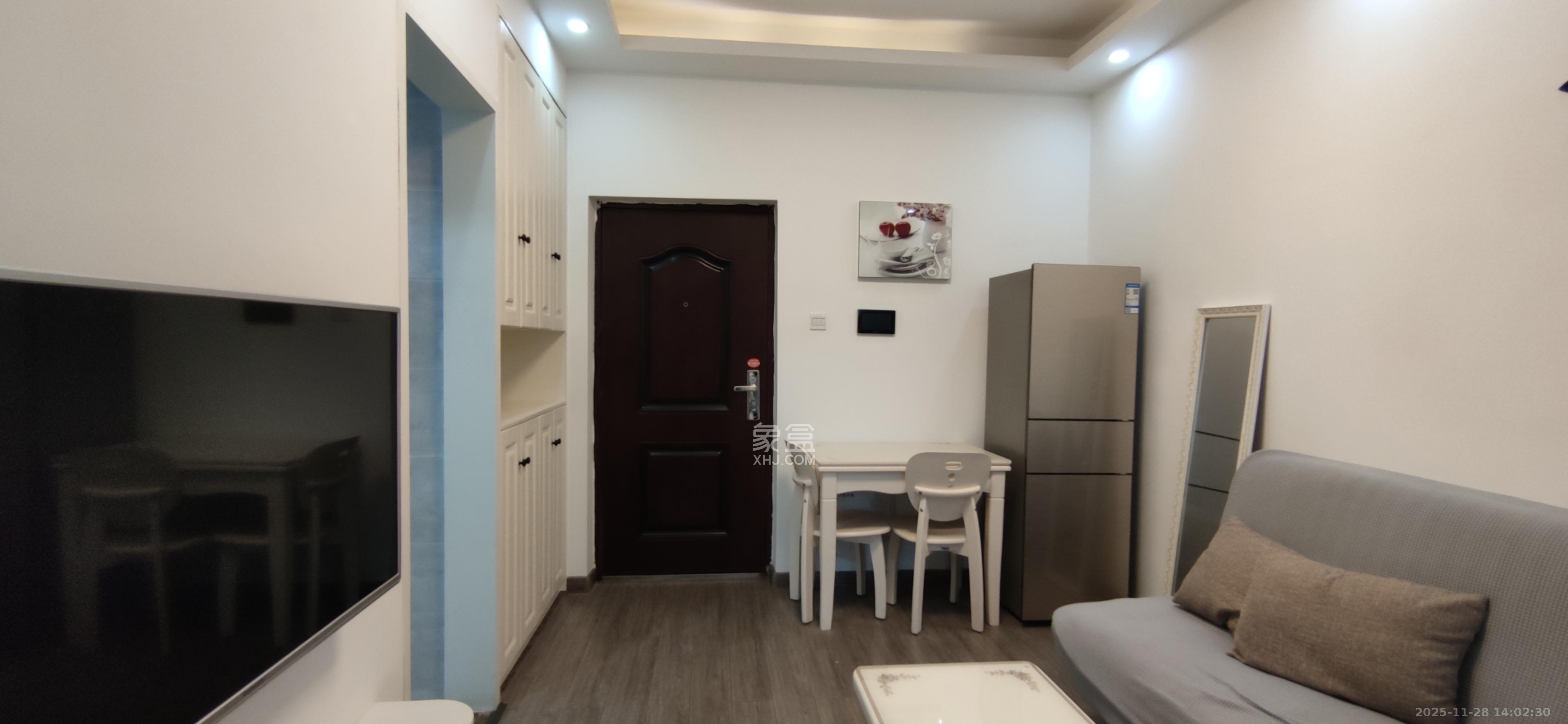 荣悦台 1室1厅1卫 2600.0元/月 荣悦台 1室1厅1卫 2600.0元/月室内图