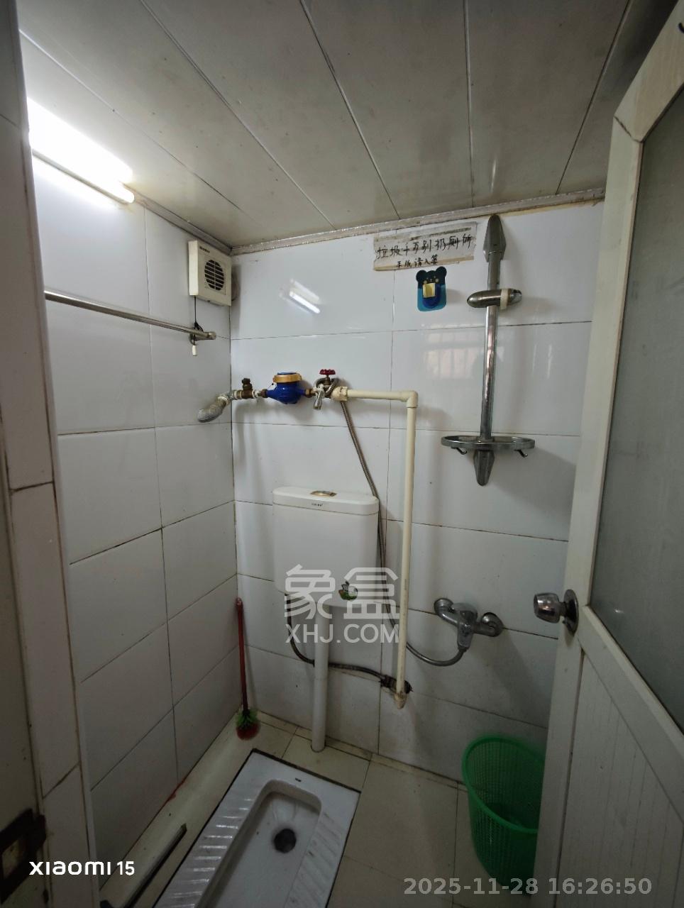 向韶村  1室1厅1卫    700.0元/月室内图