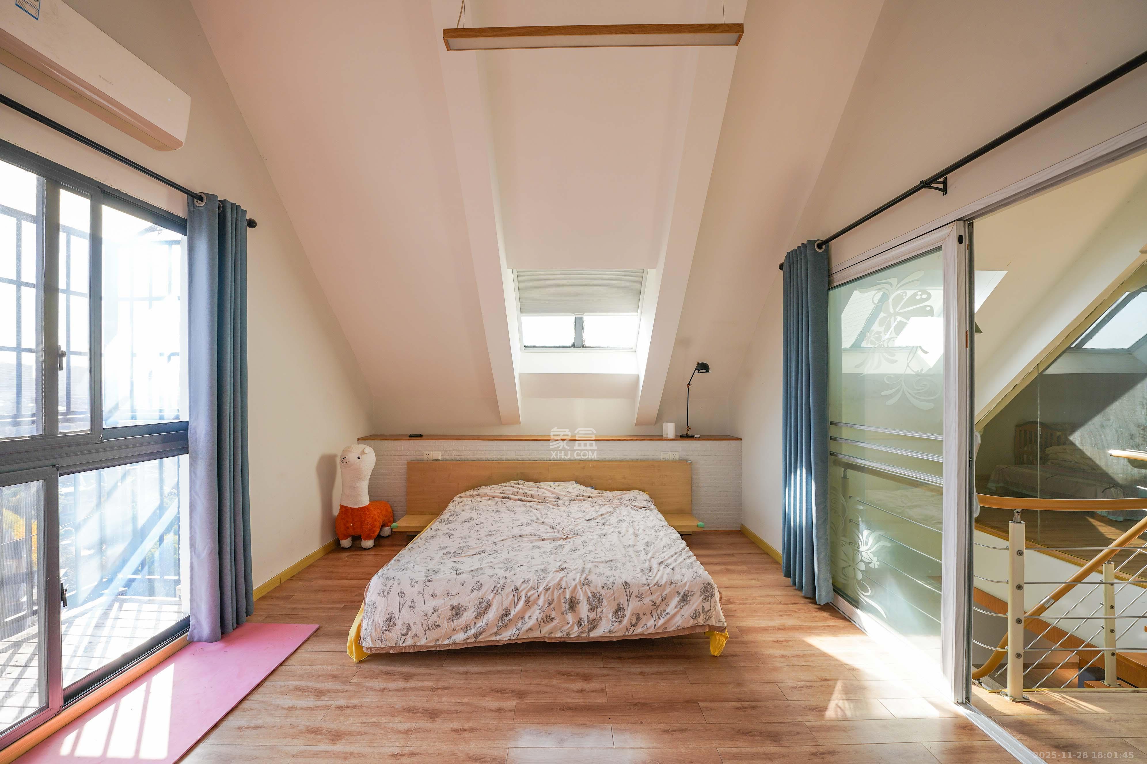 五矿格澜郡 5室2厅2卫 105.0万 五矿格澜郡 5室2厅2卫 105.0万卧室