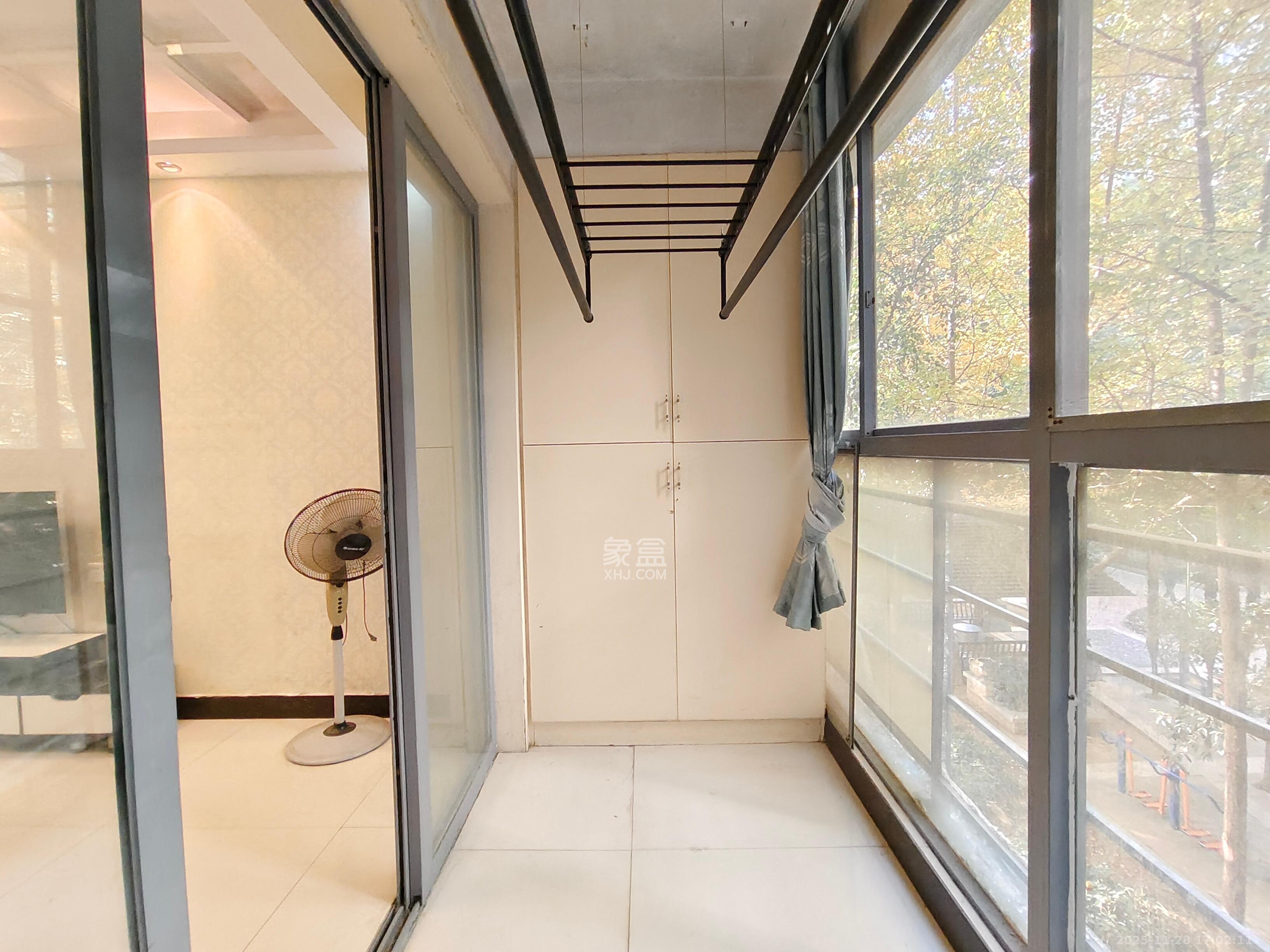 银港水晶城  2室2厅1卫    2000.0元/月室内图