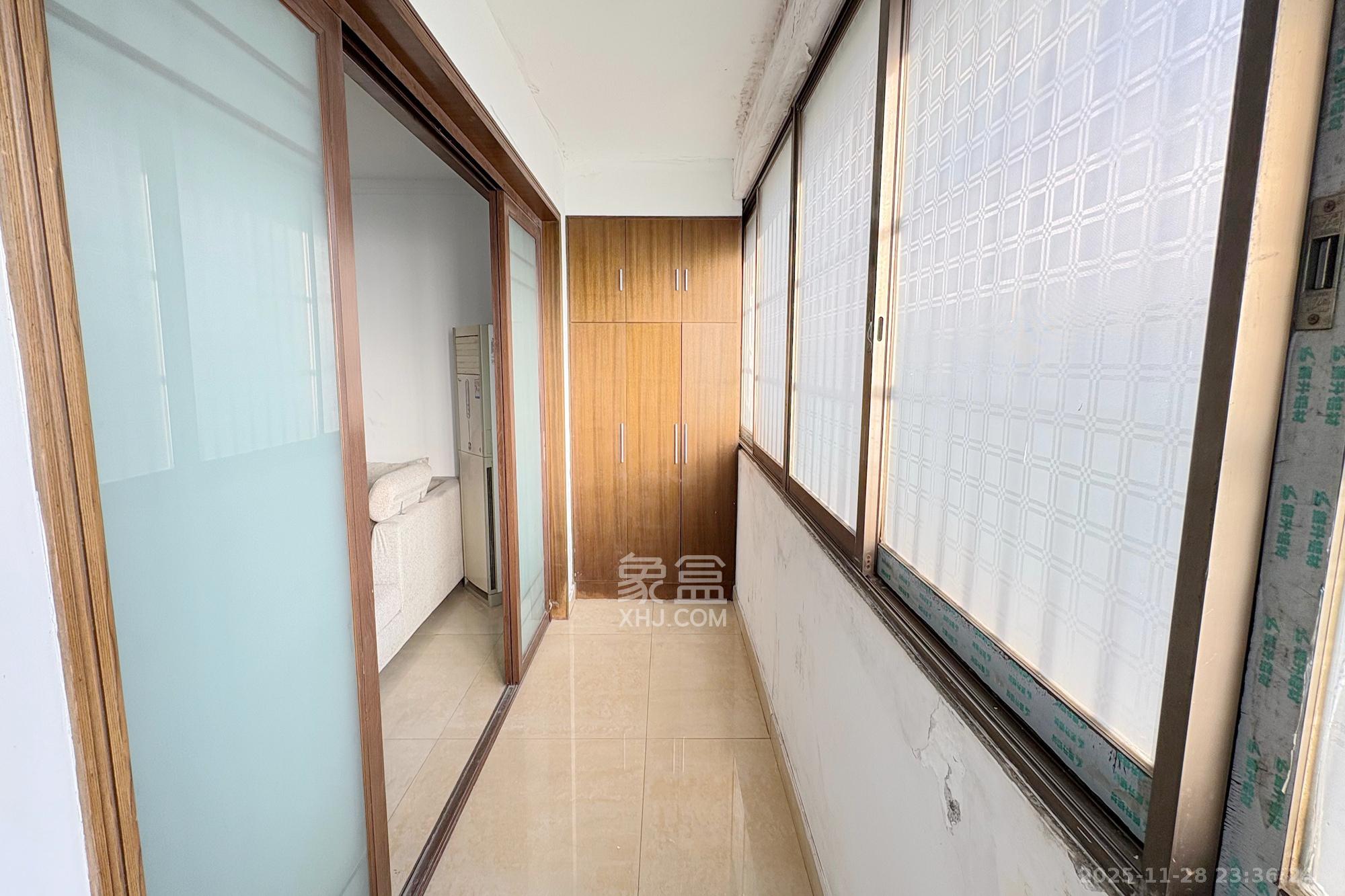 东南明苑  3室0厅0卫    128.0万阳台