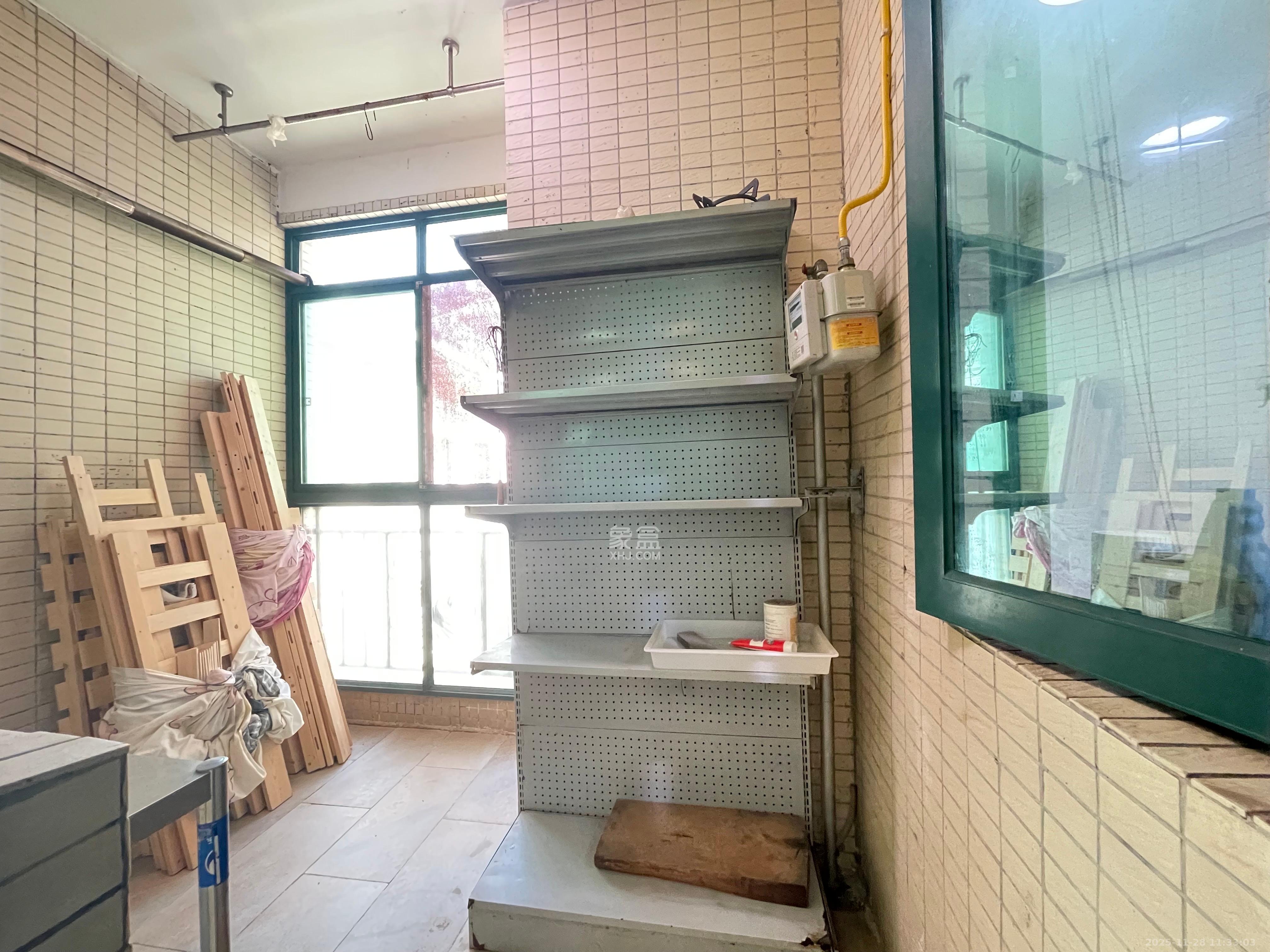 恒大名都  3室2厅2卫    1600.0元/月室内图