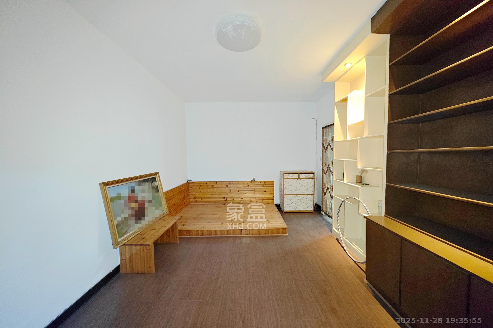 新华园 2室1厅1卫 39.0万 新华园 2室1厅1卫 39.0万卧室