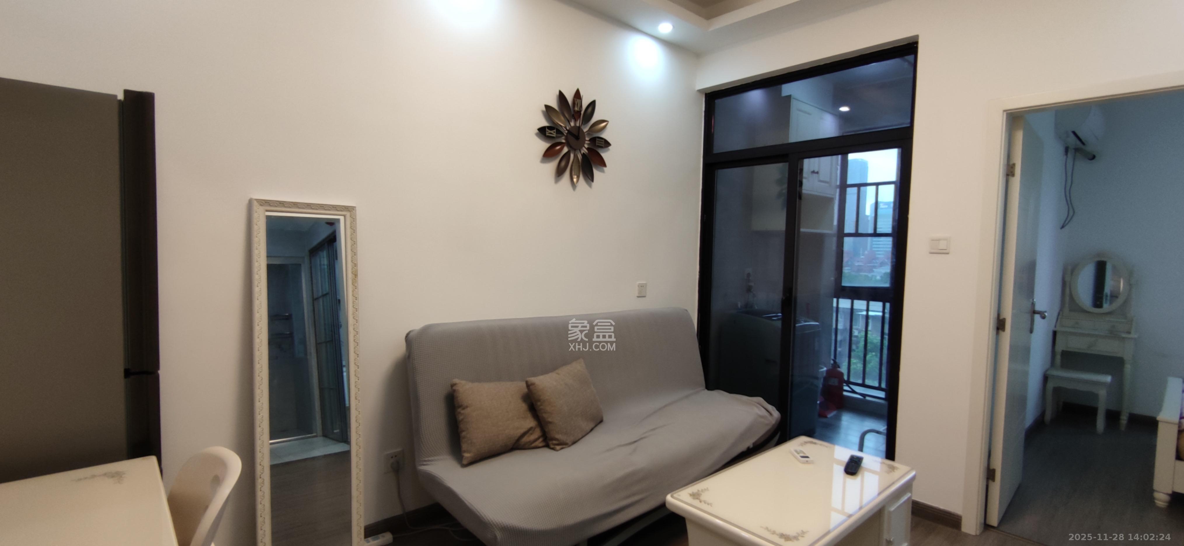 荣悦台  1室1厅1卫    2600.0元/月室内图1