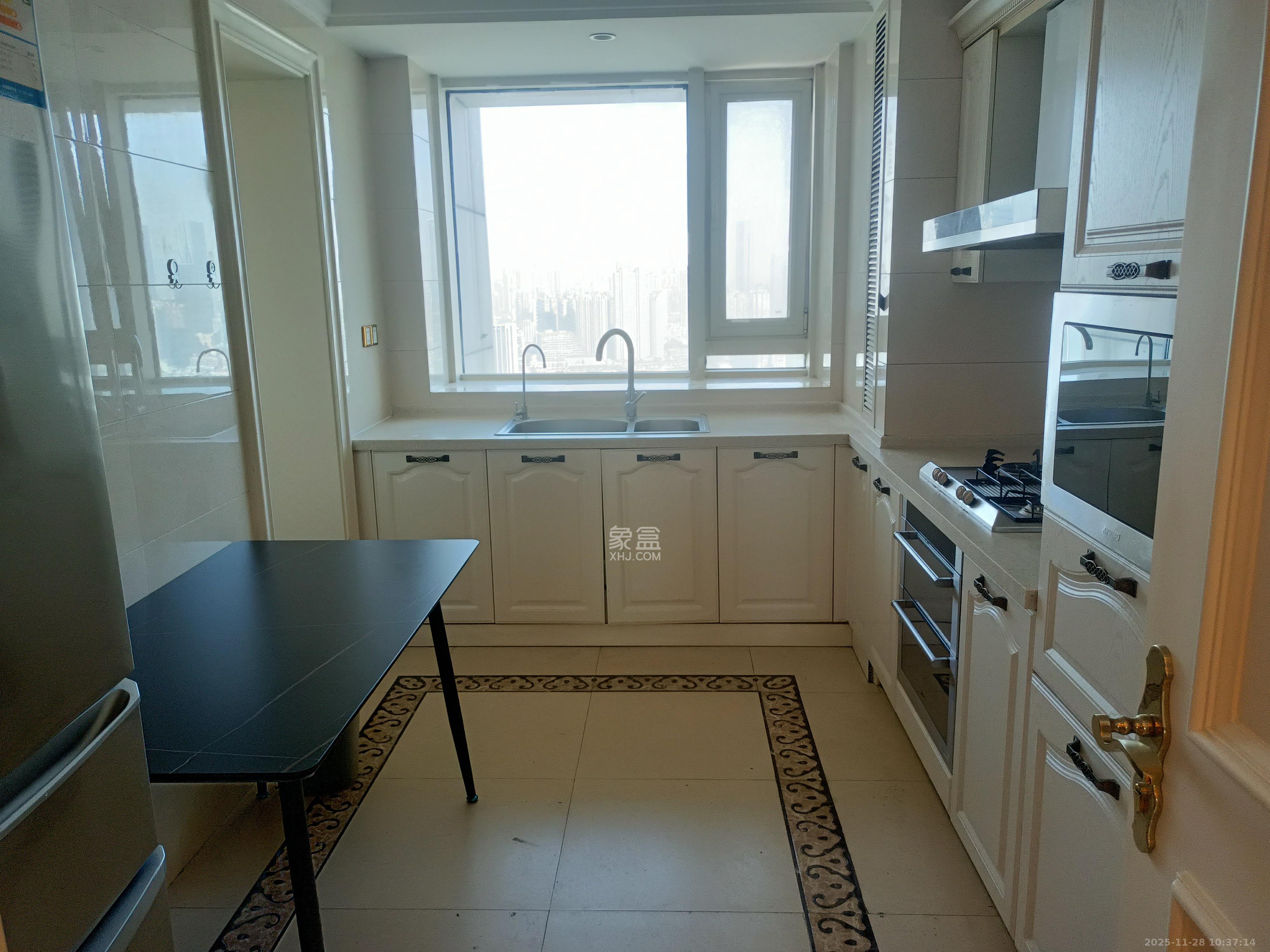 万达公馆 3室2厅4卫 8000.0元/月 万达公馆 3室2厅4卫 8000.0元/月室内图