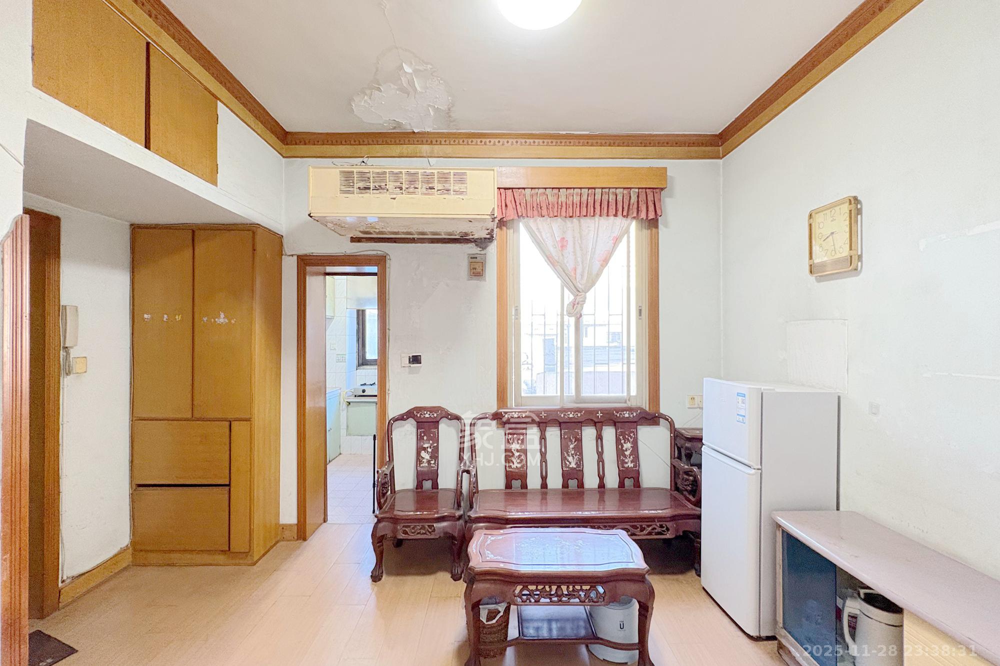 湖南省道路运输管理局  2室1厅1卫    35.0万客厅