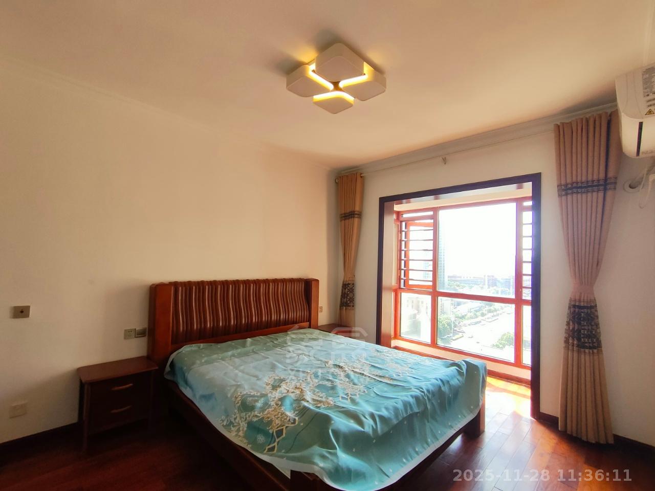 天泰家园  3室2厅2卫    1600.0元/月室内图