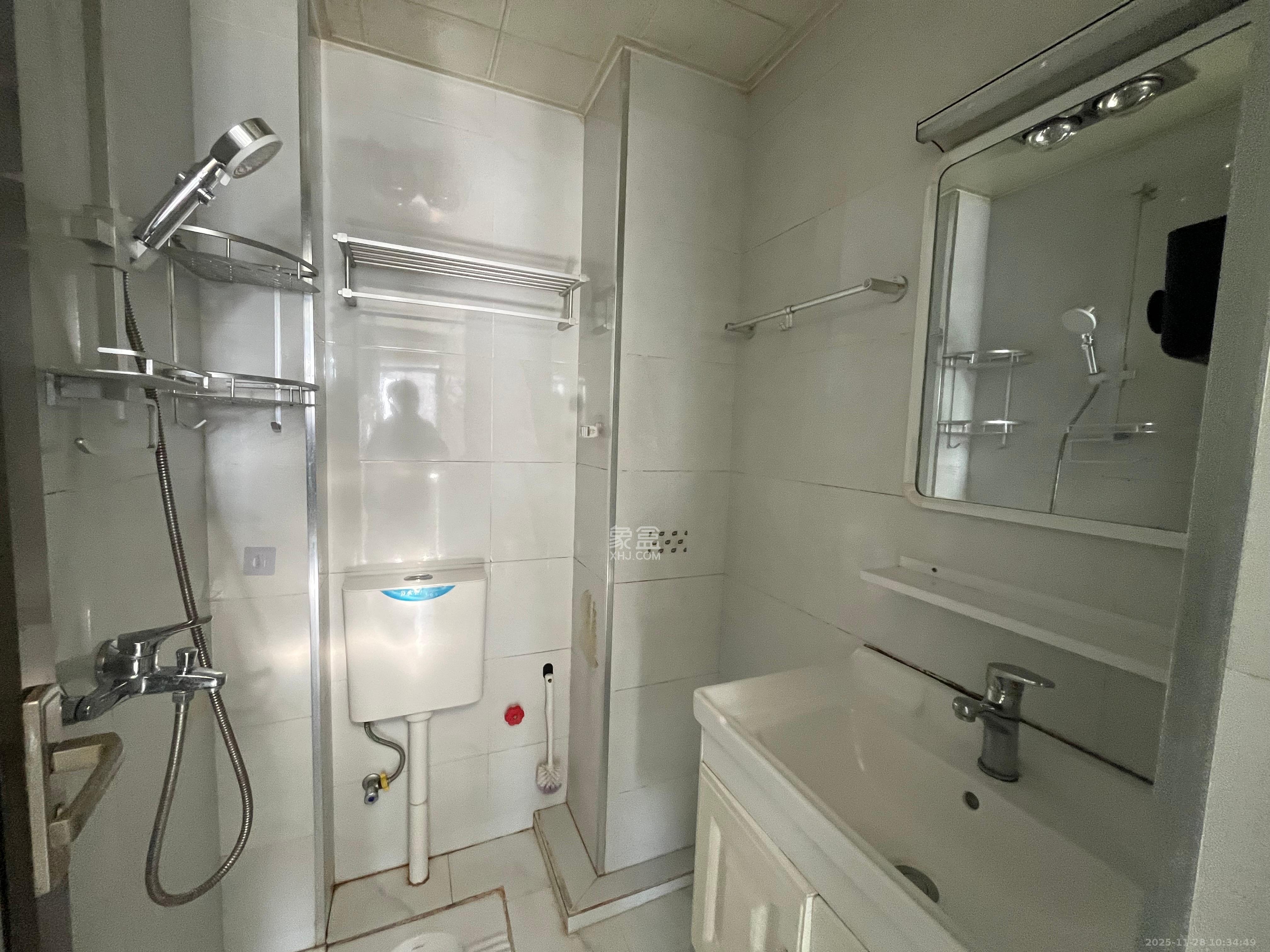 V领寓（岭南家园）  1室1厅1卫    1650.0元/月室内图