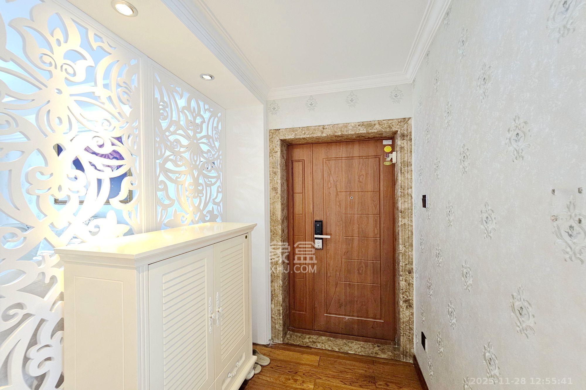 嘉宇盛世华章  3室2厅2卫    3700.0元/月室内图