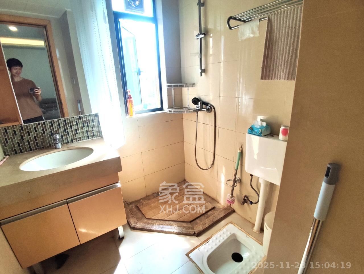 珠江郦城薰衣道 2室2厅1卫 2300.0元/月 珠江郦城薰衣道 2室2厅1卫 2300.0元/月室内图