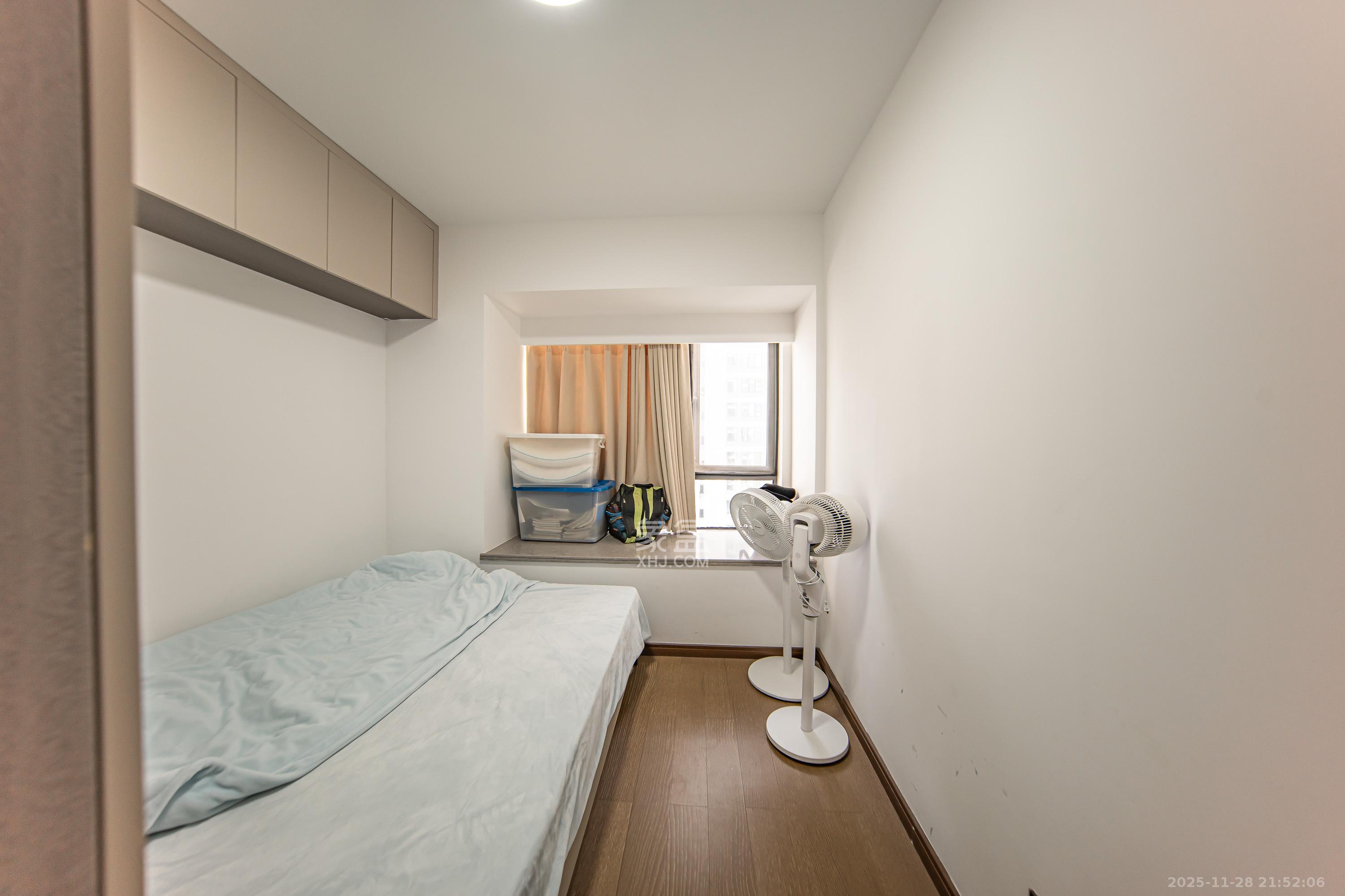 卓越洋湖晴翠 4室2厅2卫 240.0万 卓越洋湖晴翠 4室2厅2卫 240.0万卧室