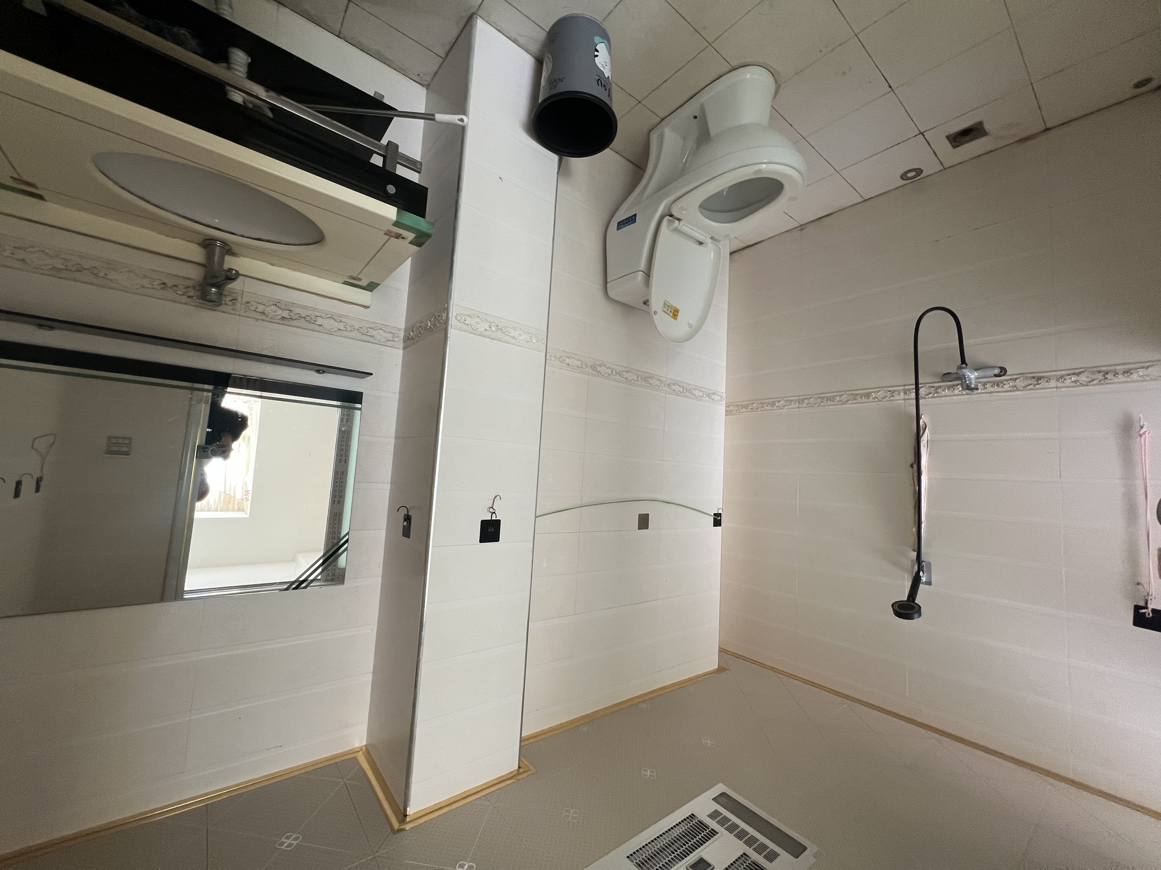 冠都现代城（冠都幸福彼岸）  3室2厅2卫    1700.0元/月室内图