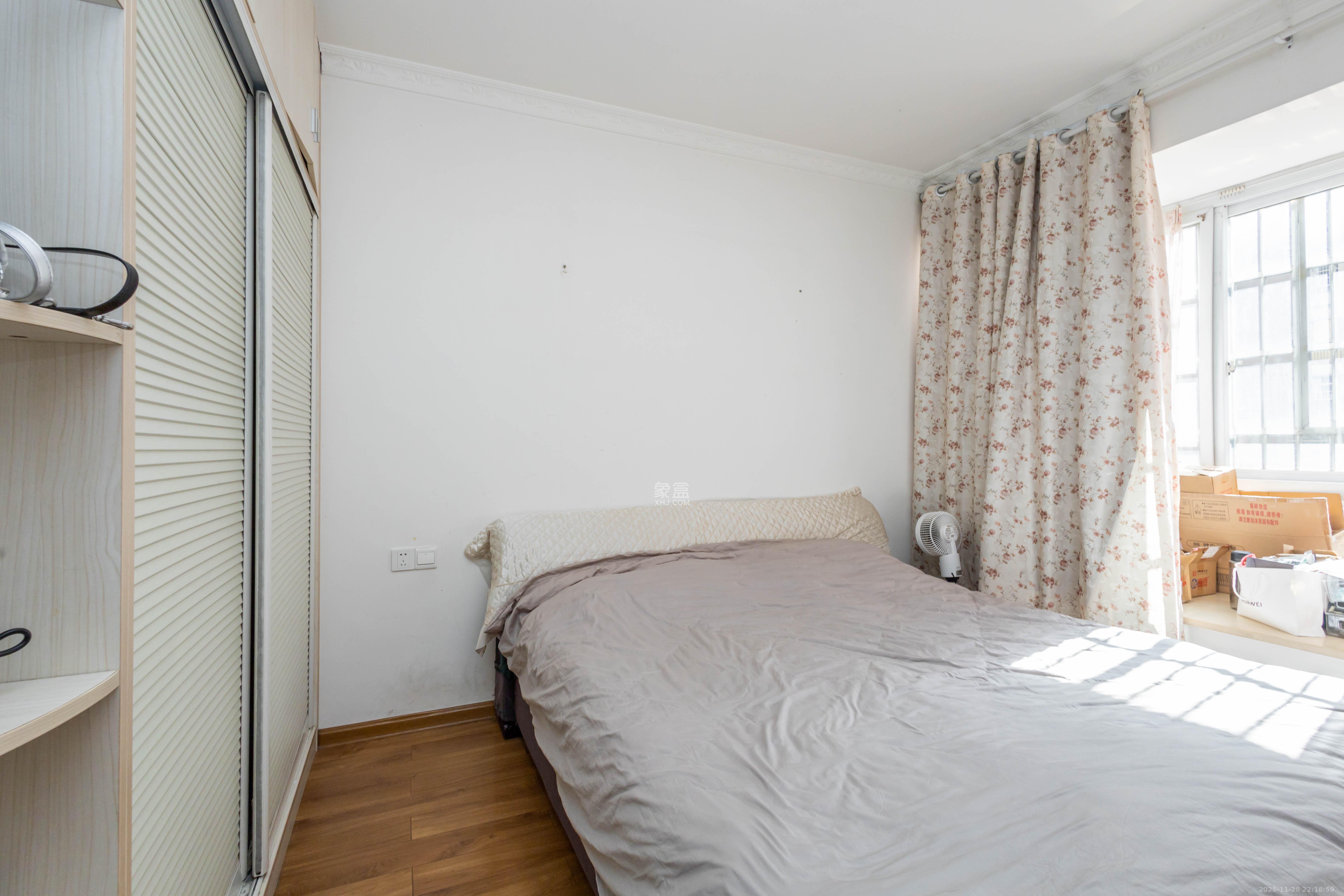 东业苹果社区 3室2厅2卫 62.0万 东业苹果社区 3室2厅2卫 62.0万卧室