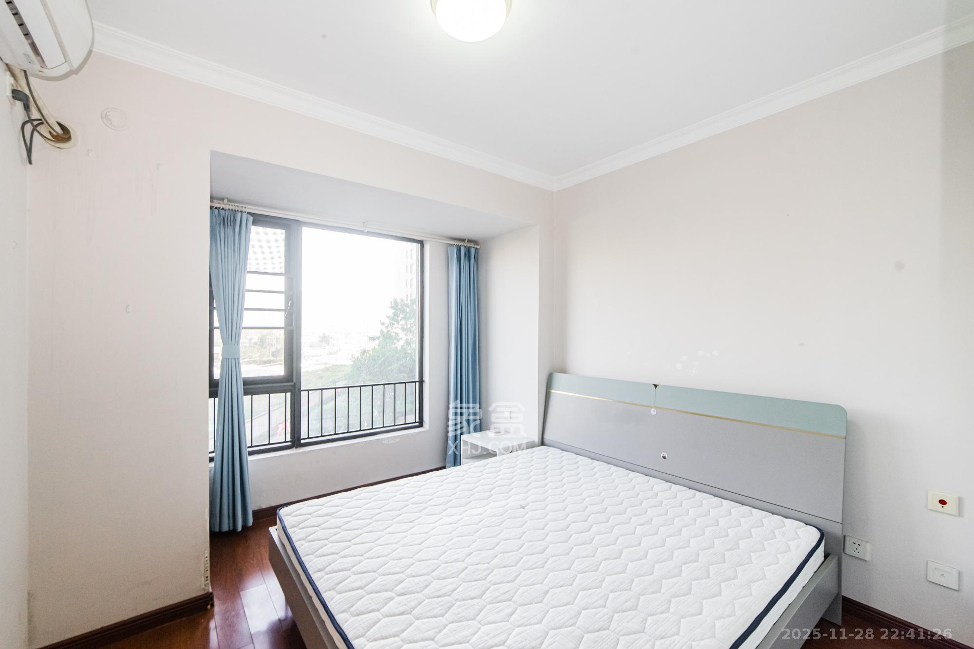 万科城 2室2厅2卫 60.0万 万科城 2室2厅2卫 60.0万卧室