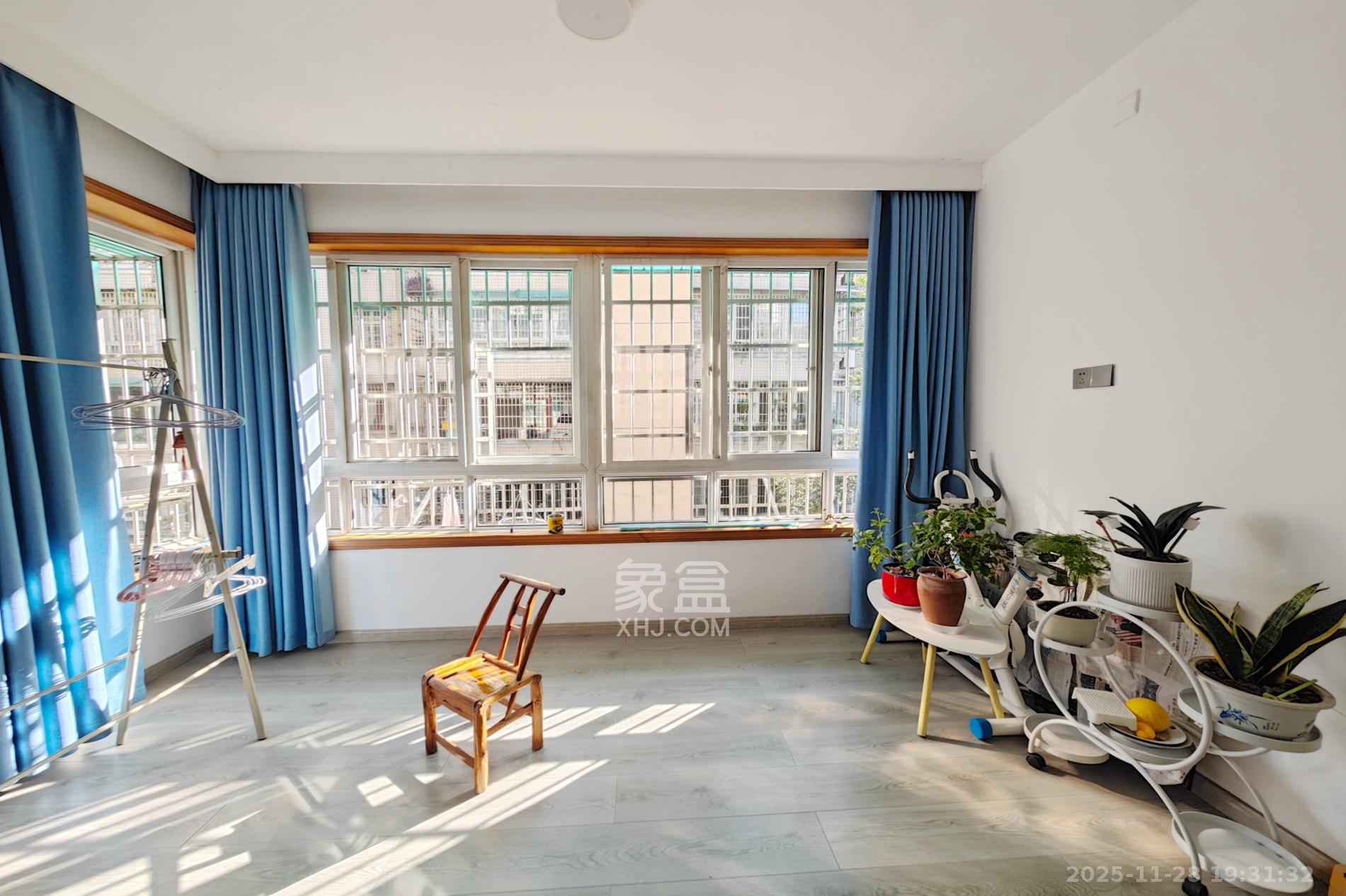 鑫天佳园 2室2厅1卫 54.8万 鑫天佳园 2室2厅1卫 54.8万阳台