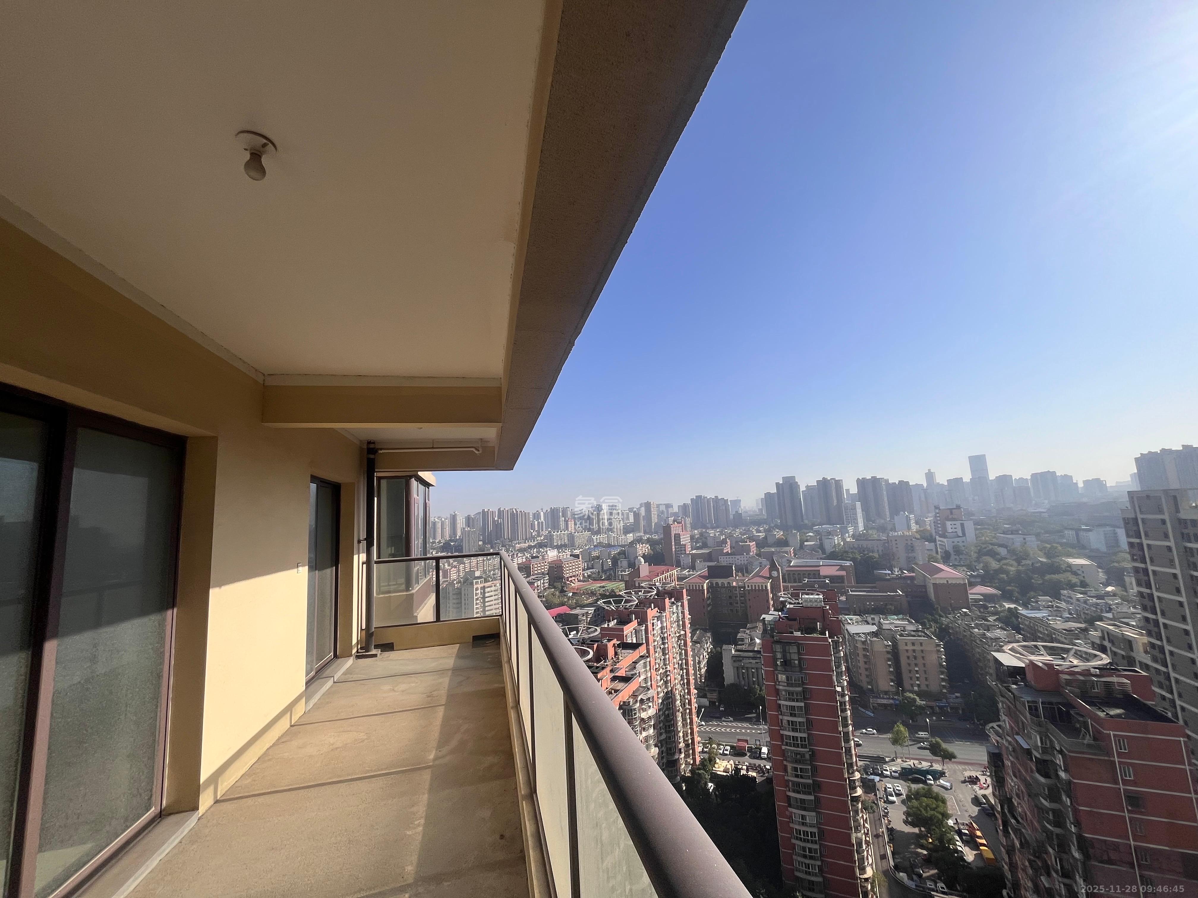 中建江山壹号  4室2厅3卫    6000.0元/月室内图