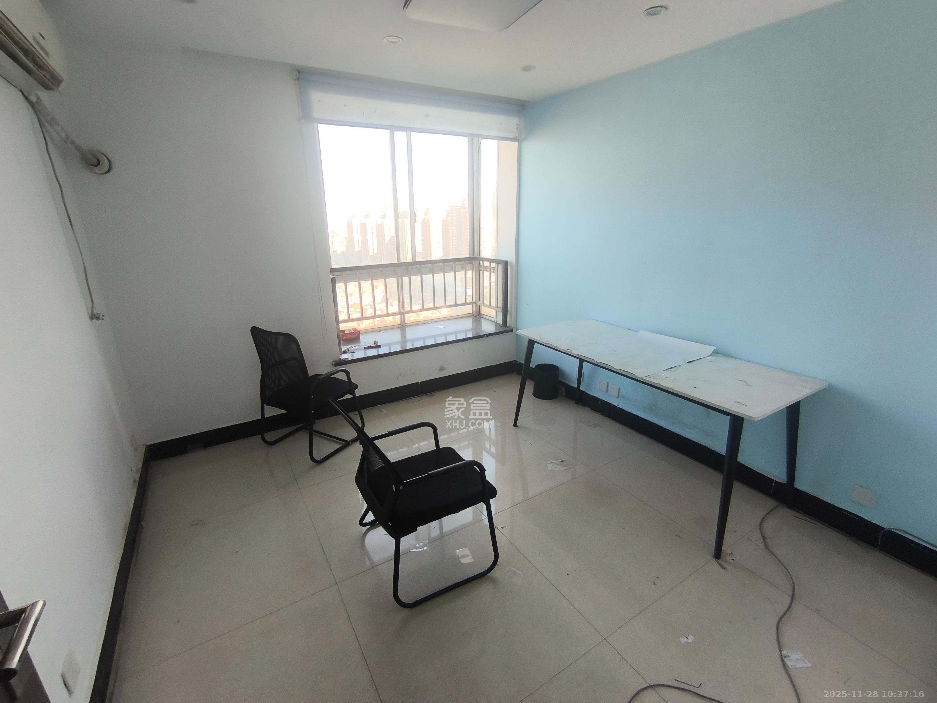 高桥现代商贸城 1室2厅1卫 4500.0元/月 高桥现代商贸城 1室2厅1卫 4500.0元/月室内图