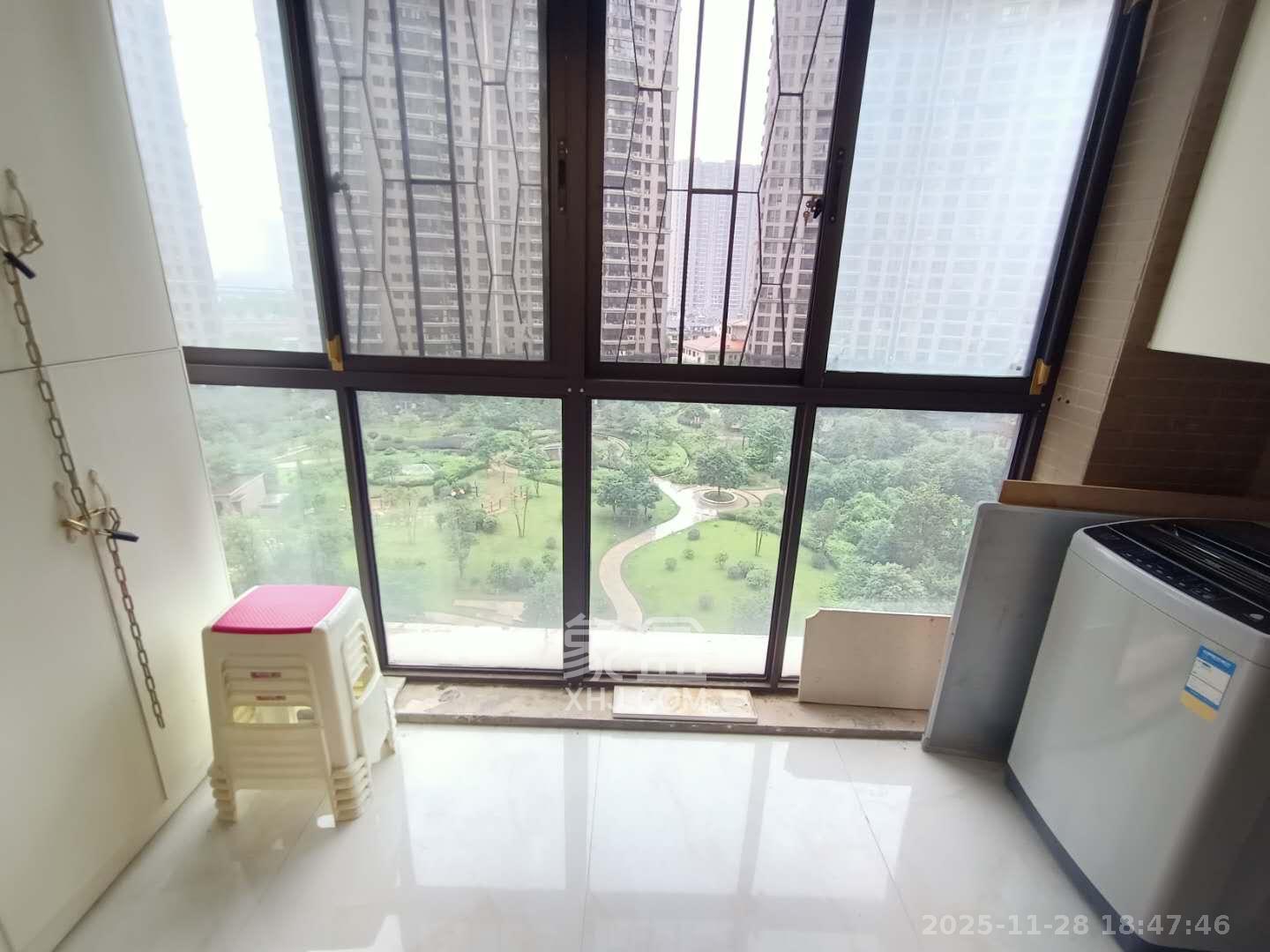 海洋半岛(月珑湾) 3室2厅1卫 2400.0元/月 海洋半岛(月珑湾) 3室2厅1卫 2400.0元/月室内图