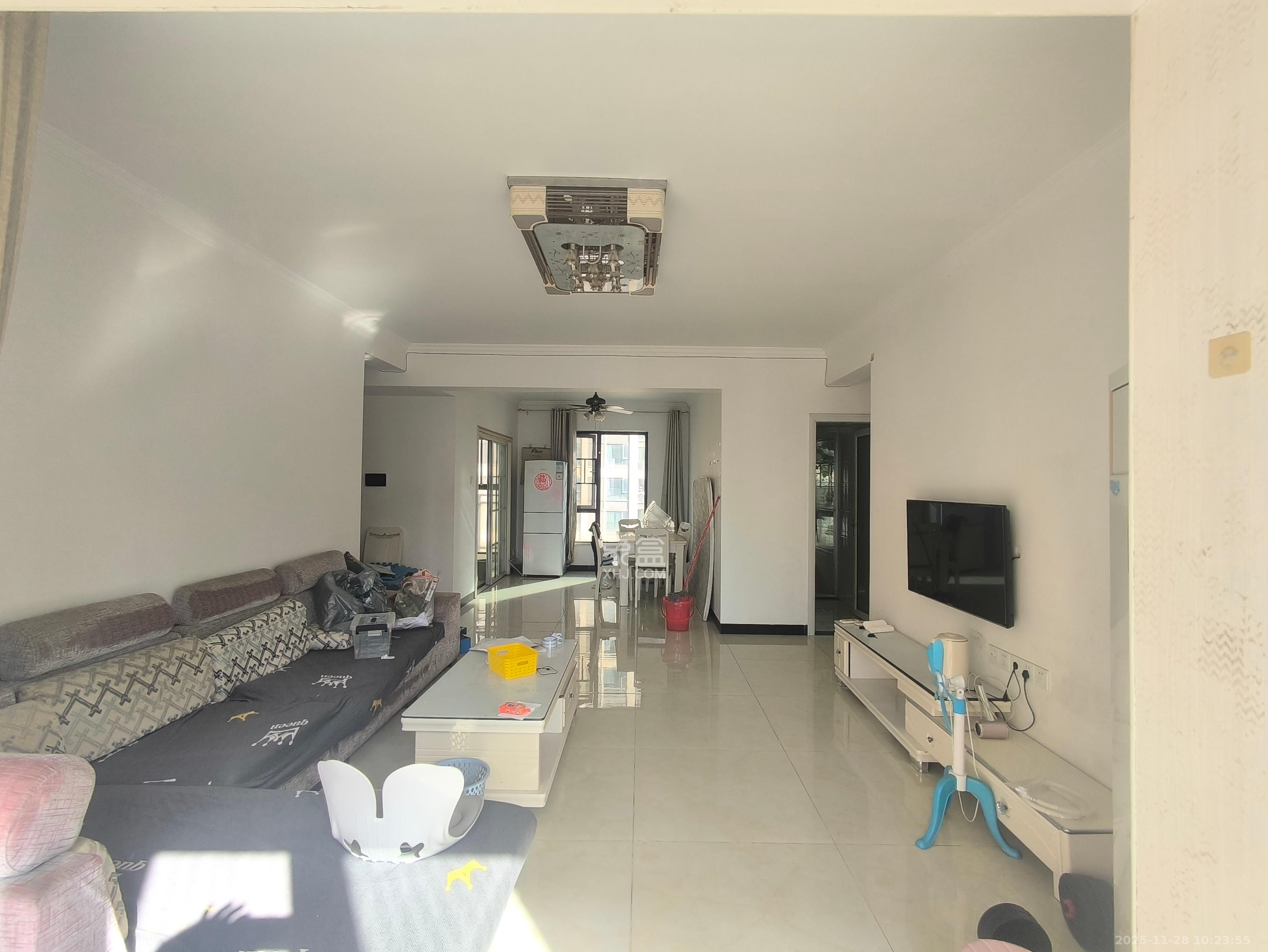 天健壹平方英里（天健芙蓉盛世二期）  4室2厅1卫    4500.0元/月室内图1