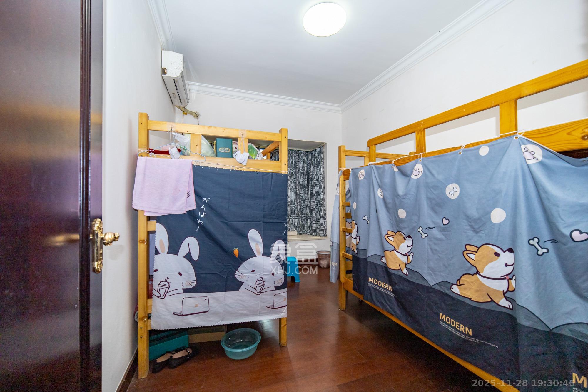 恒大雅苑 3室2厅2卫 78.0万 恒大雅苑 3室2厅2卫 78.0万卧室