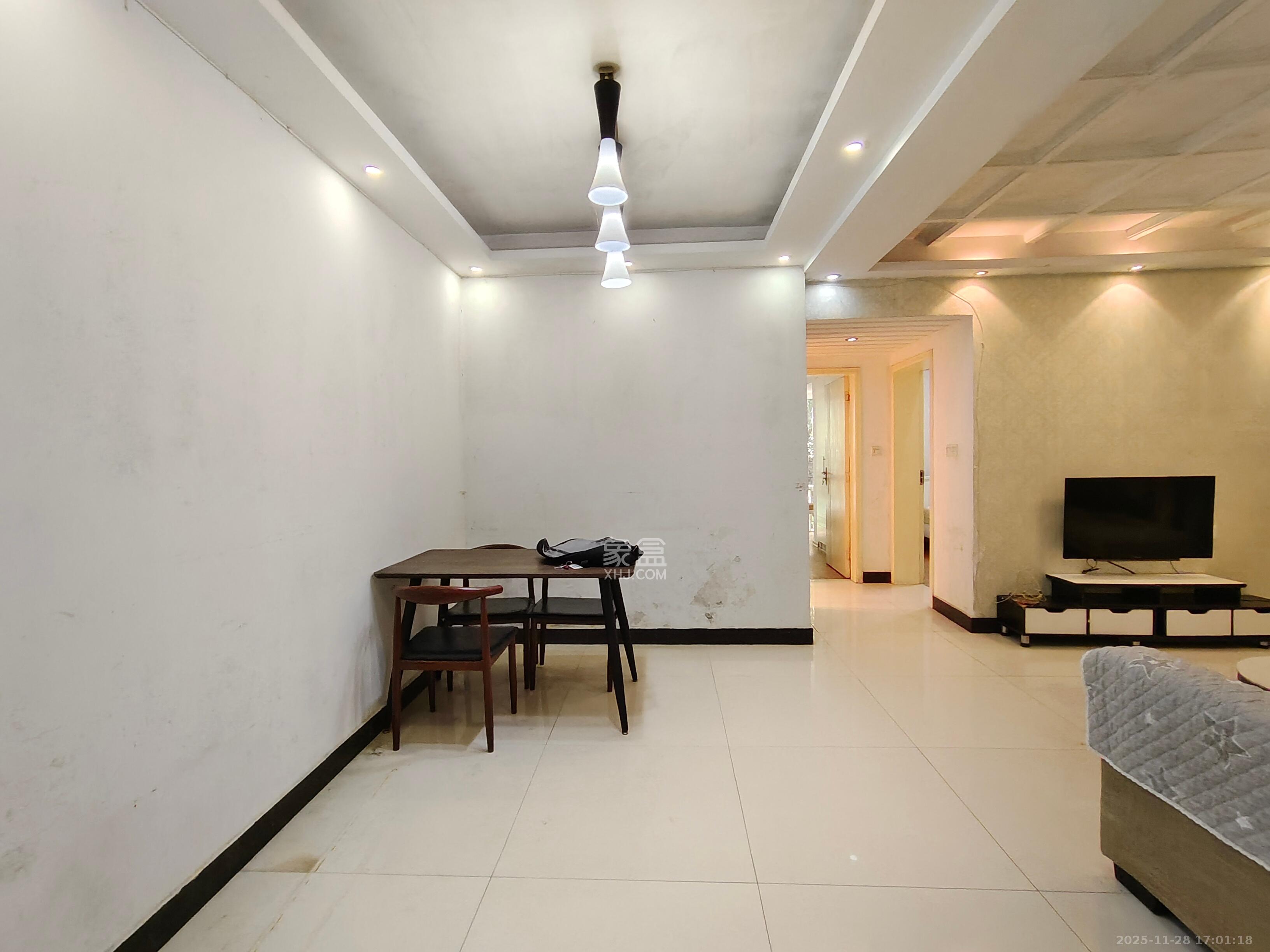 银港水晶城 2室2厅1卫 2000.0元/月 银港水晶城 2室2厅1卫 2000.0元/月室内图