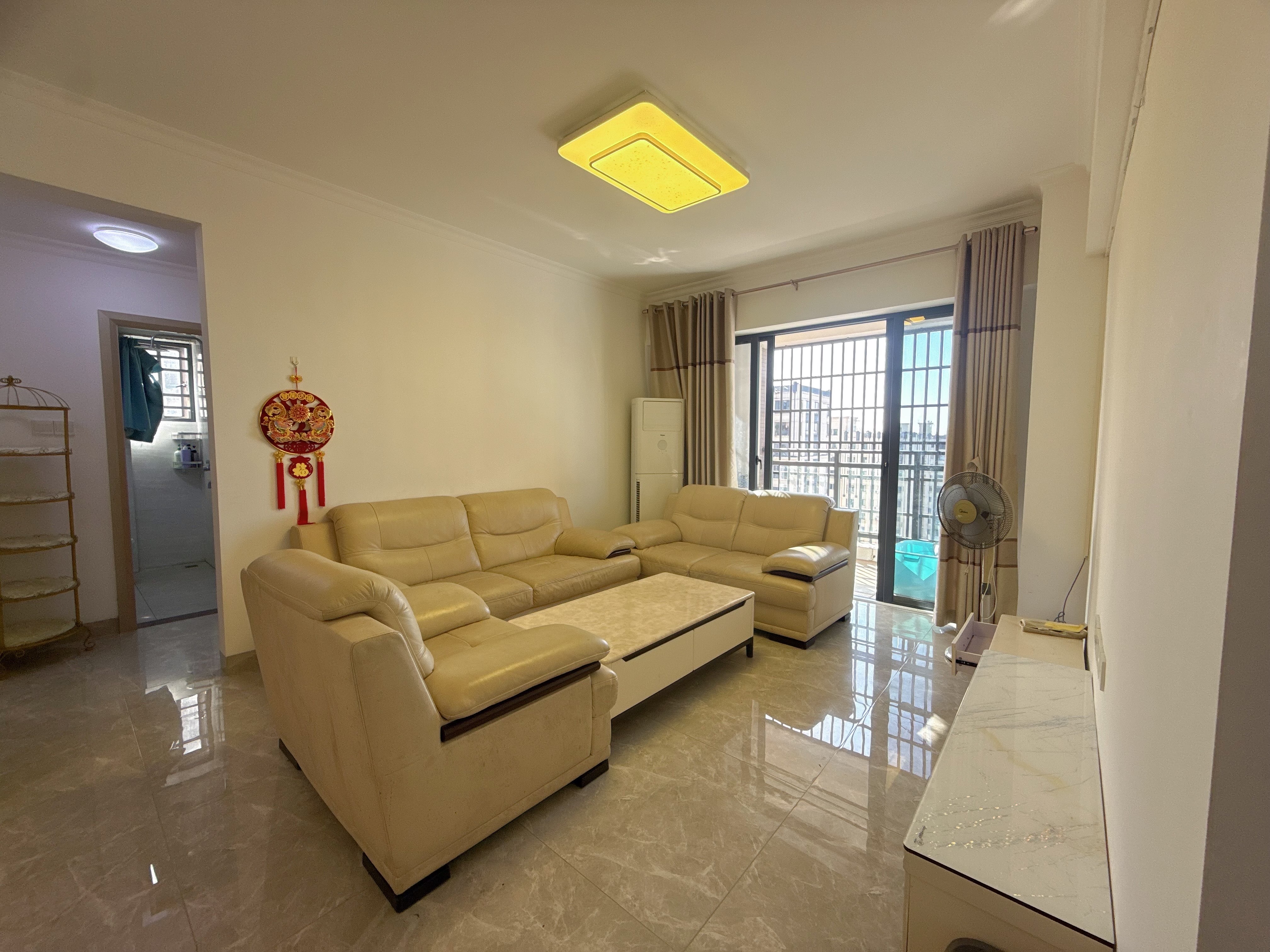 熙海蓝天 3室2厅1卫 2800.0元/月 熙海蓝天 3室2厅1卫 2800.0元/月室内图