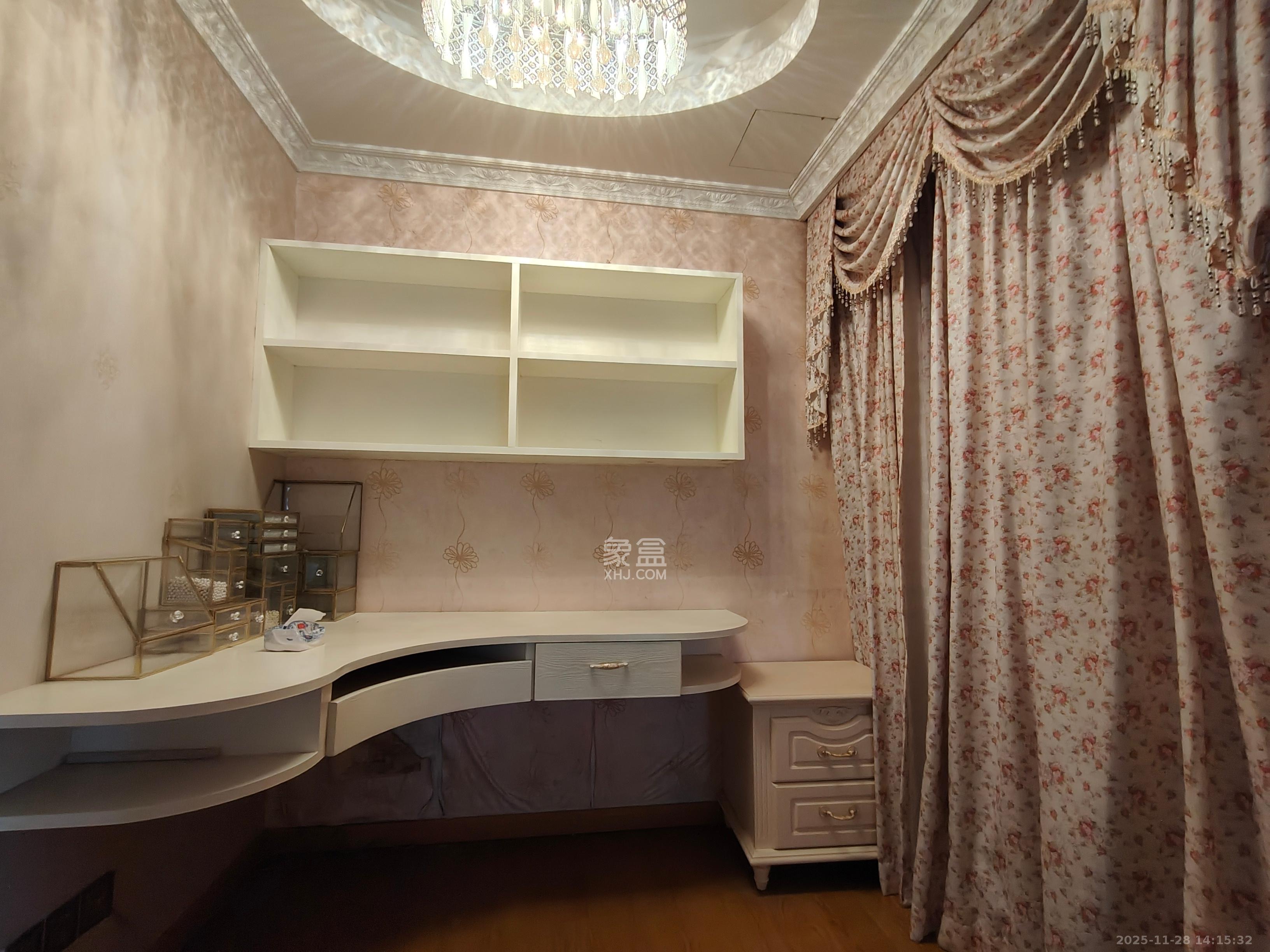 金领家族 2室2厅1卫 2200.0元/月 金领家族 2室2厅1卫 2200.0元/月室内图