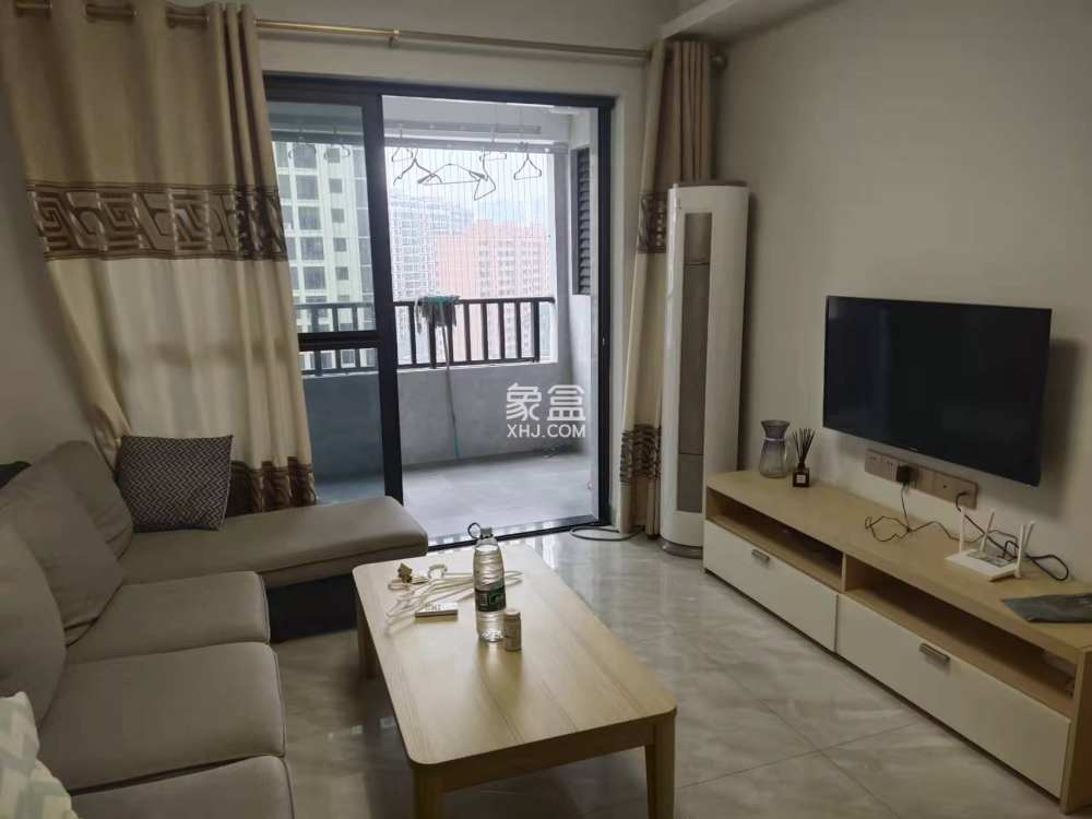 绿地海德公馆  3室2厅1卫    4000.0元/月