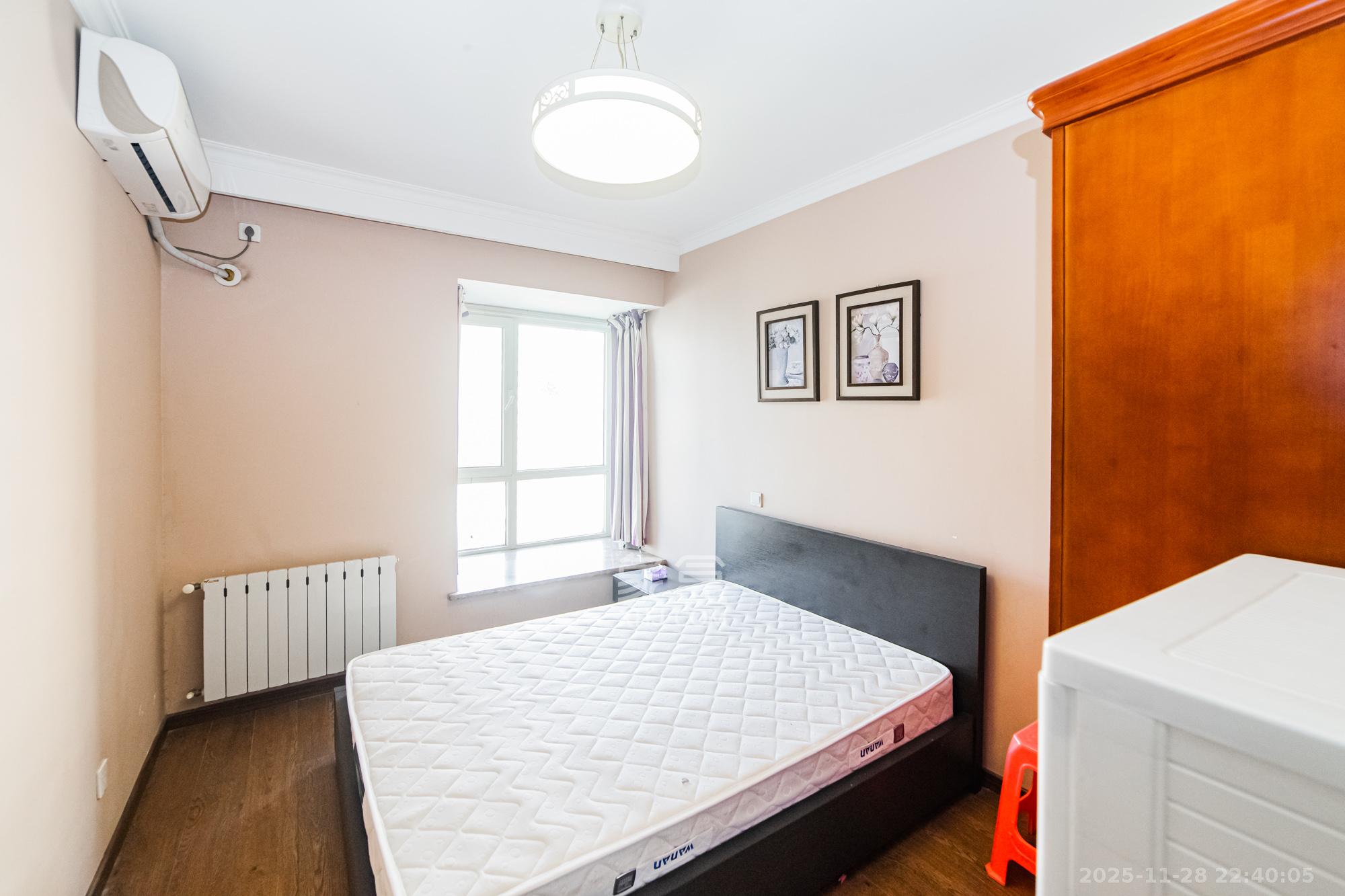 北辰三角洲D3区 3室2厅2卫 170.0万 北辰三角洲D3区 3室2厅2卫 170.0万卧室