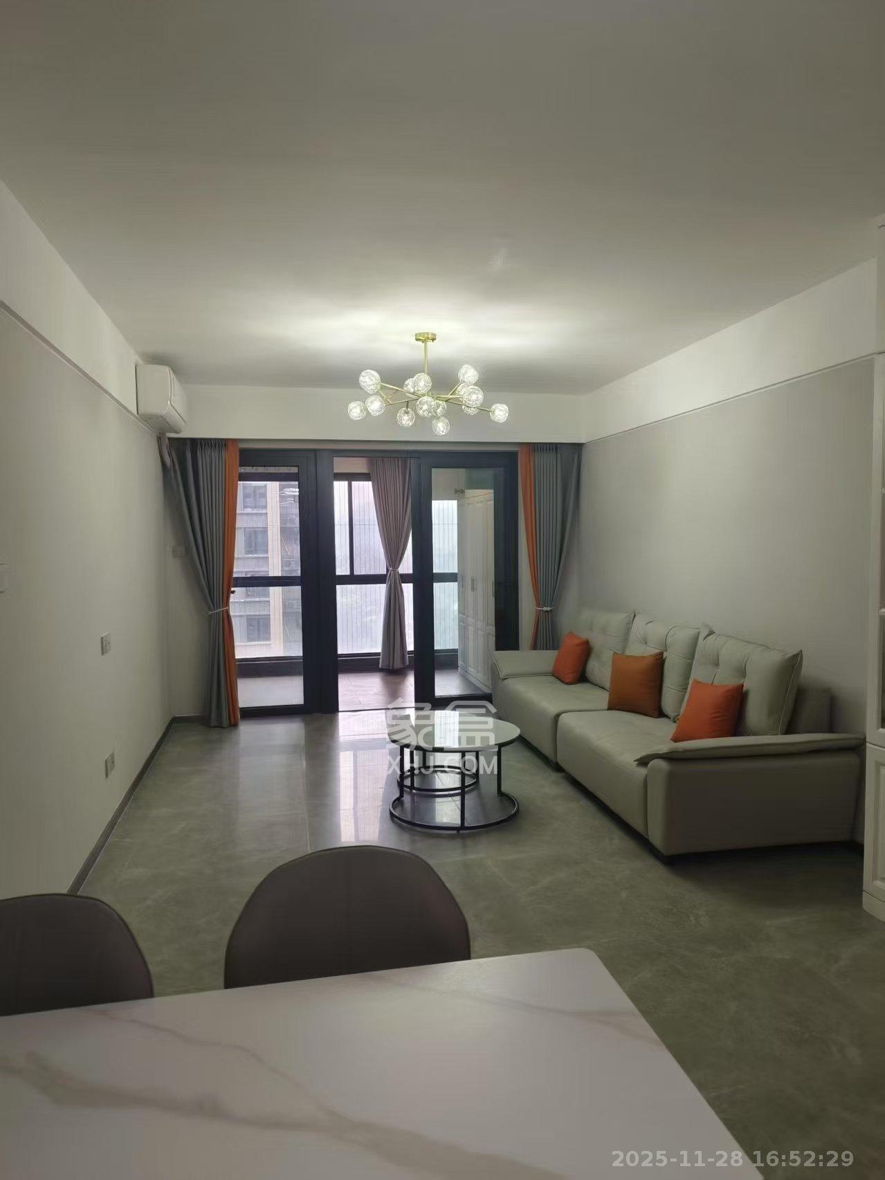 时代倾城四期 2室2厅1卫 2000.0元/月 时代倾城四期 2室2厅1卫 2000.0元/月室内图