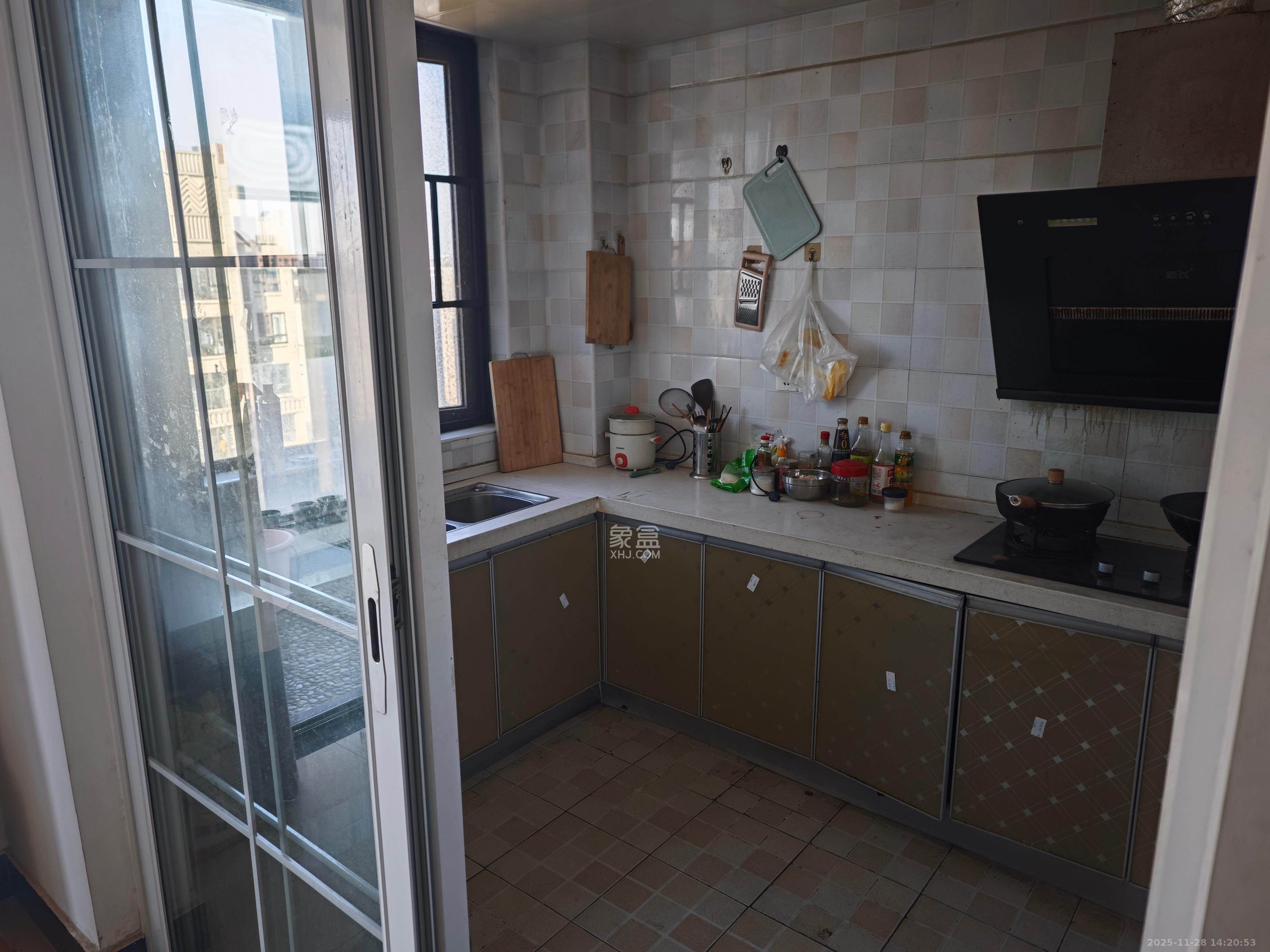 润和滨江府 5室1厅2卫 2200.0元/月 润和滨江府 5室1厅2卫 2200.0元/月室内图