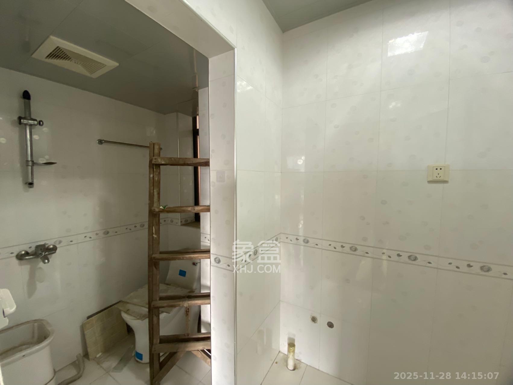 和庄 3室2厅2卫 2000.0元/月 和庄 3室2厅2卫 2000.0元/月室内图