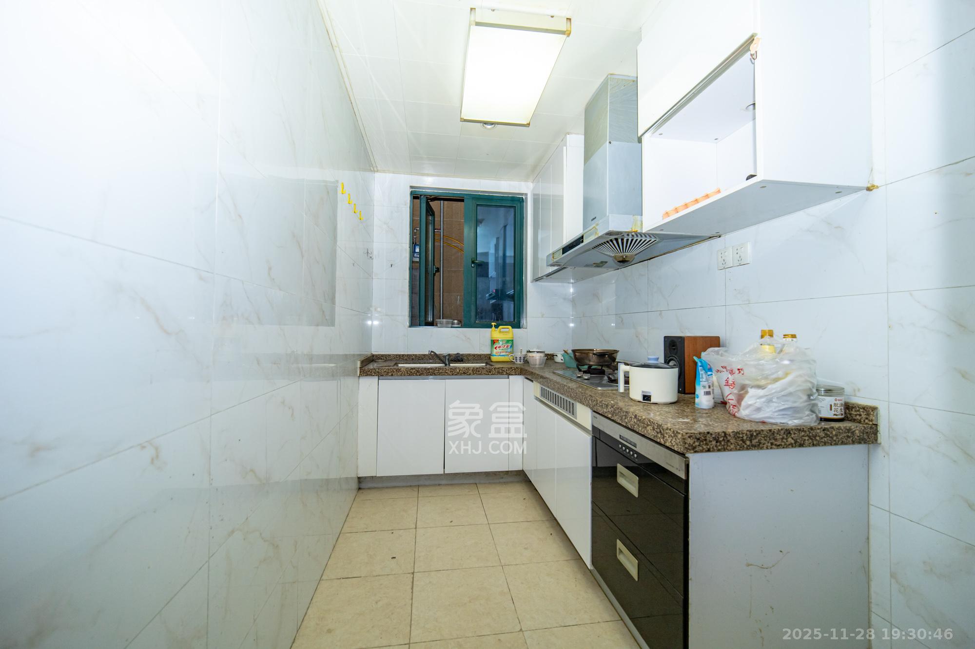 恒大雅苑 3室2厅2卫 78.0万 恒大雅苑 3室2厅2卫 78.0万厨房