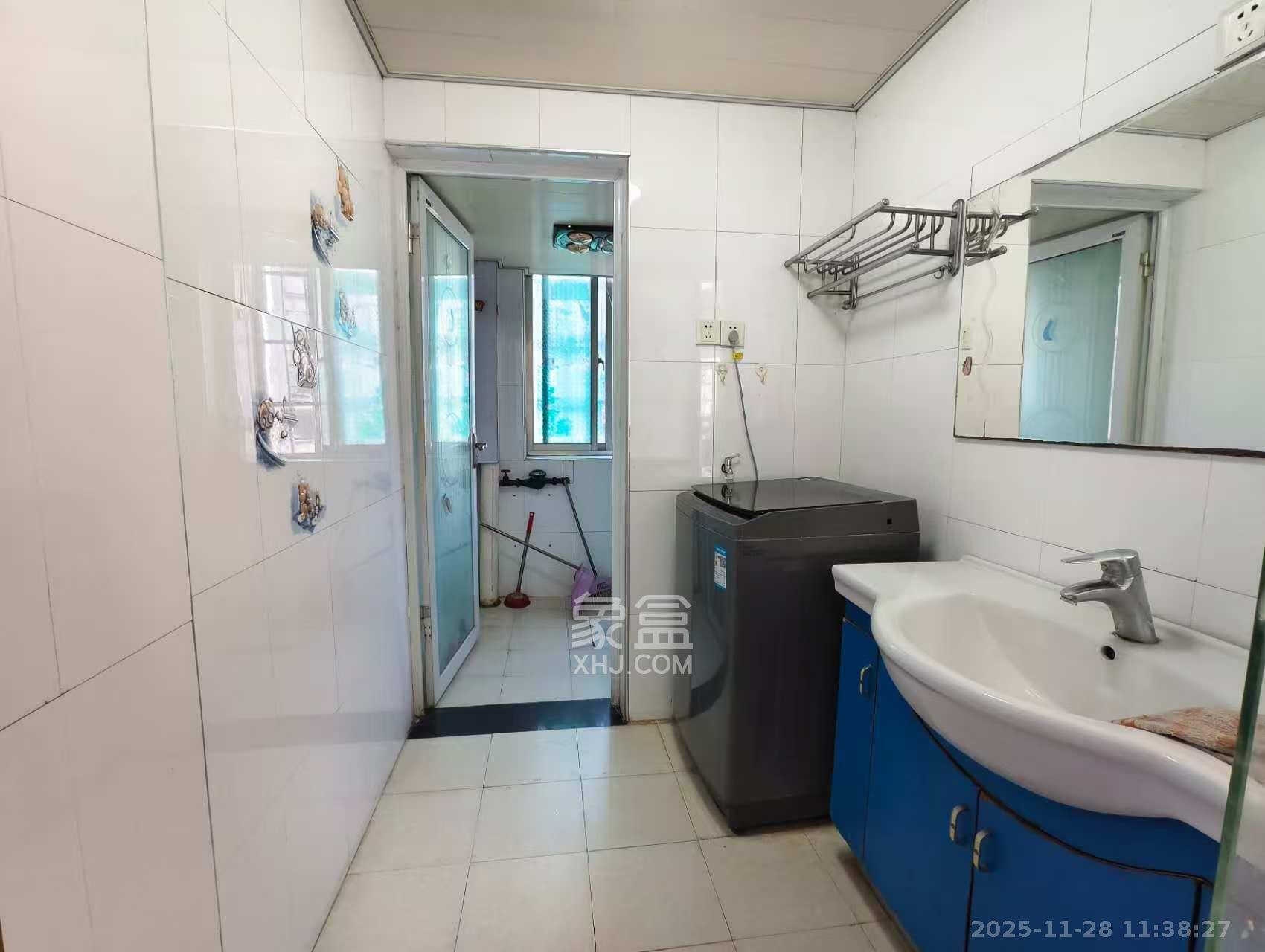 长房东郡 4室2厅2卫 3400.0元/月 长房东郡 4室2厅2卫 3400.0元/月室内图