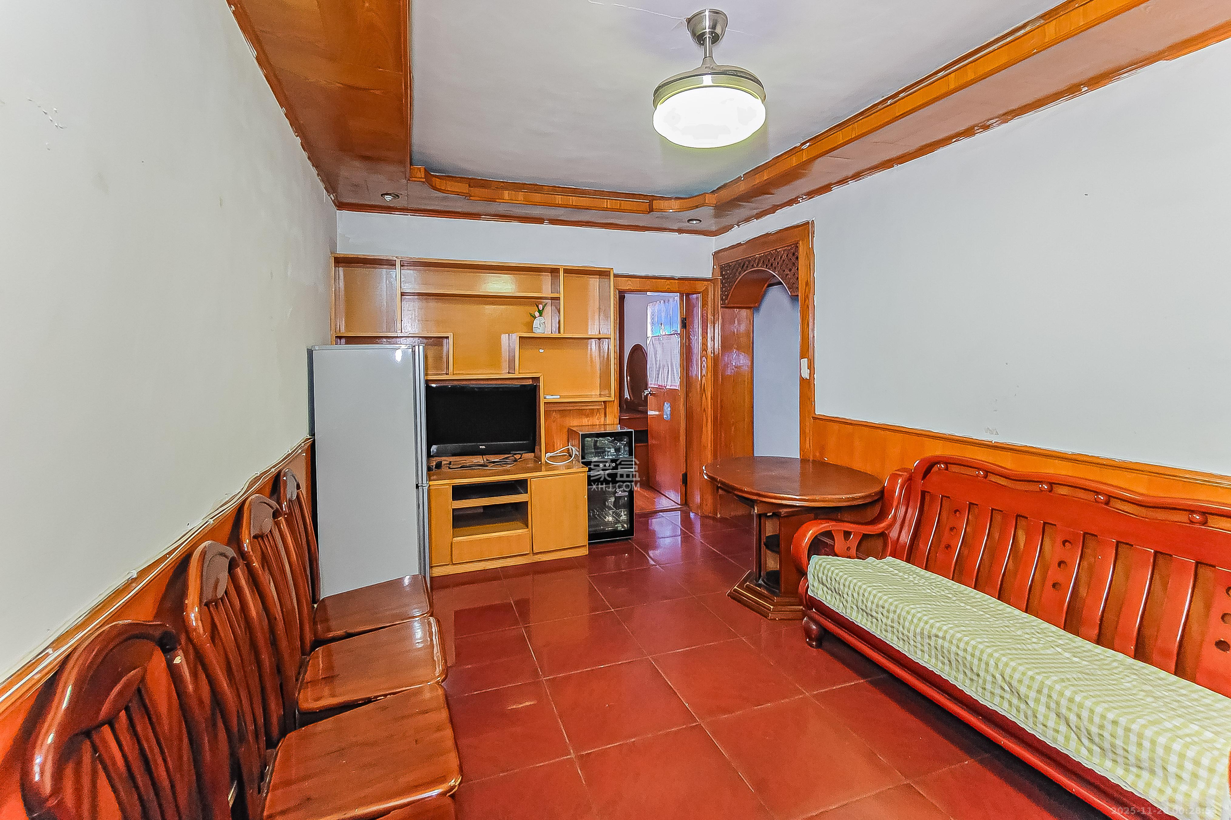 长郡花园  3室1厅1卫    75.0万