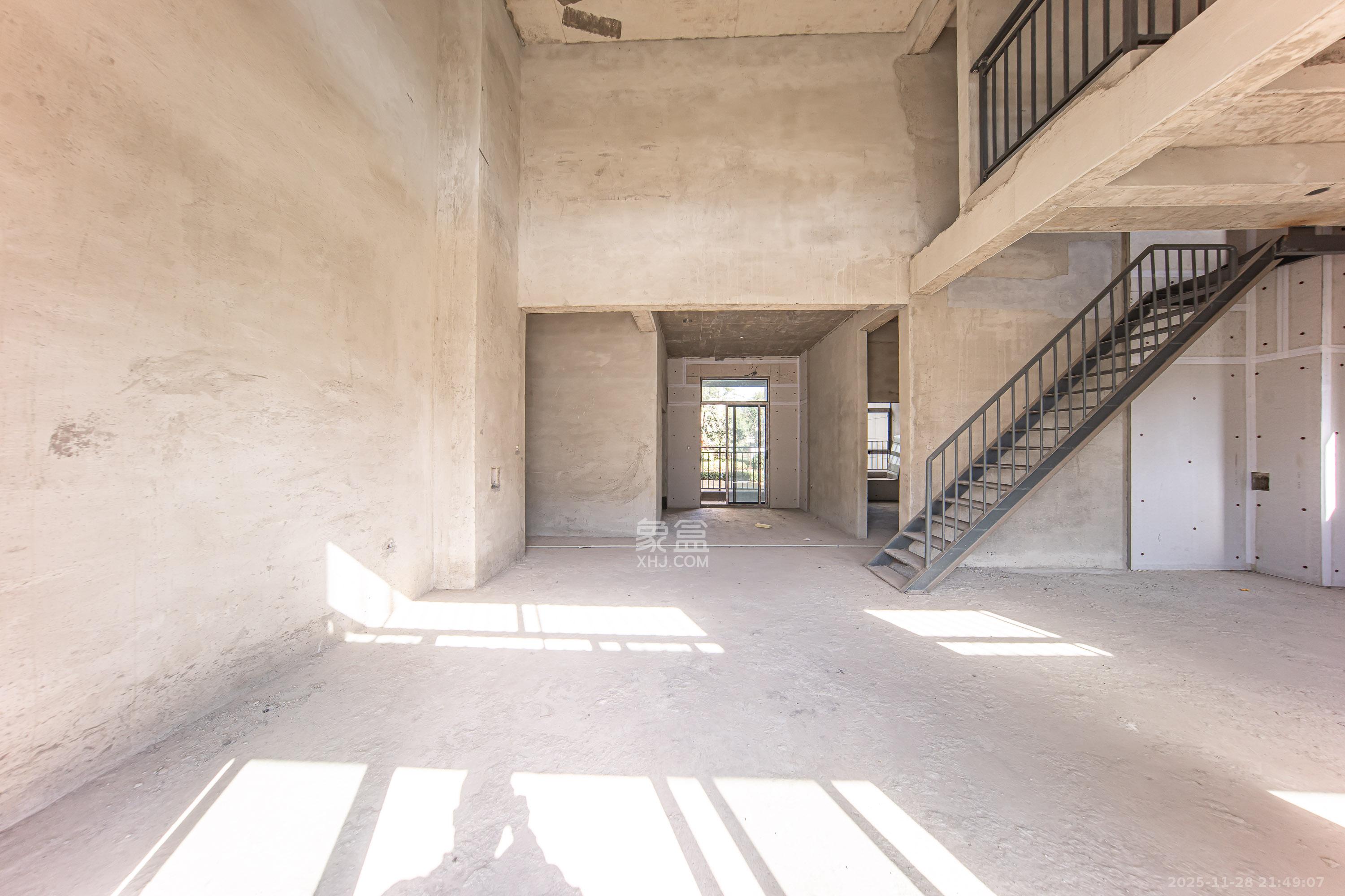 汉唐翰林府  4室2厅2卫    118.0万