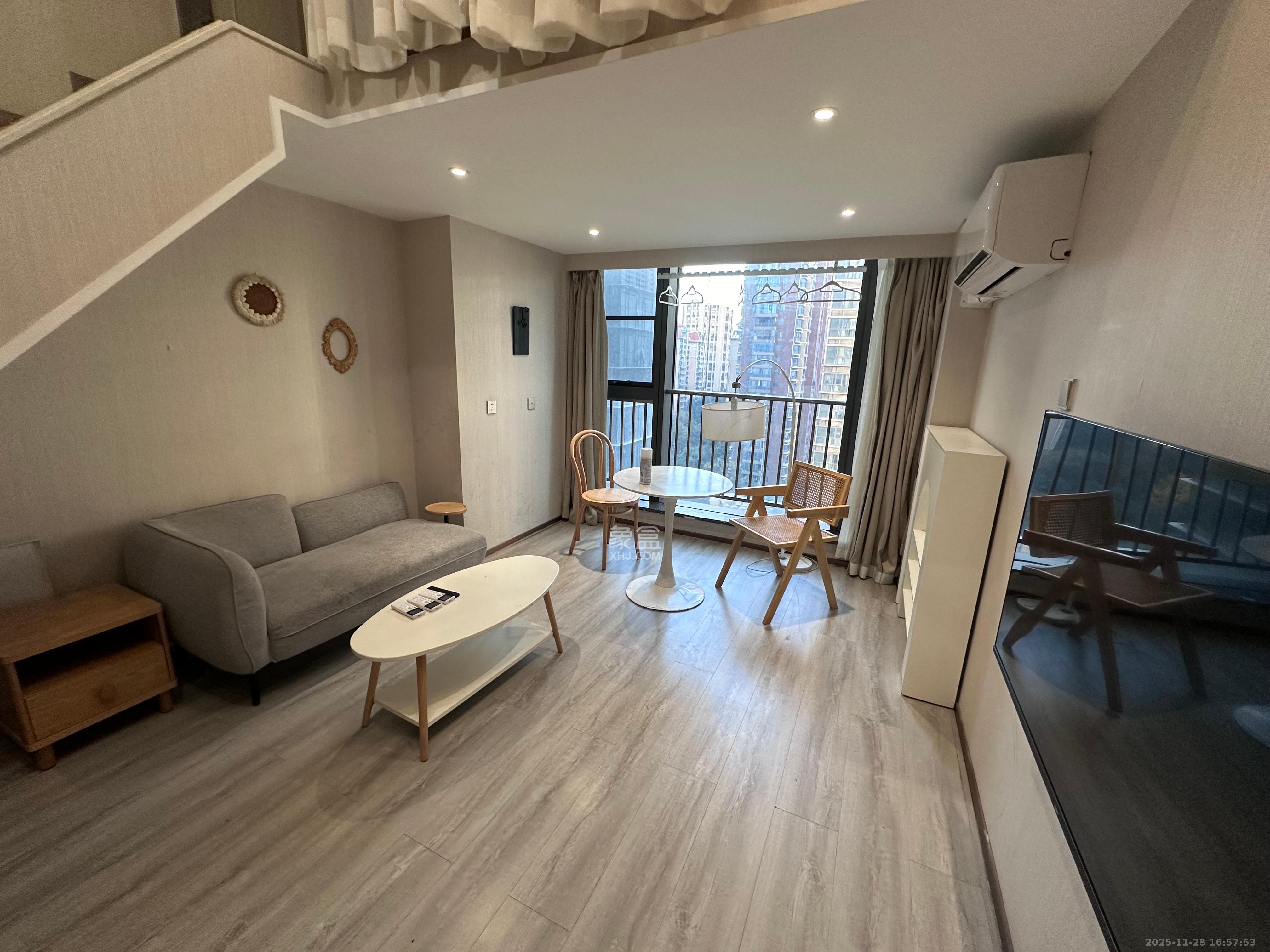 华远华时代  1室0厅0卫    2400.0元/月